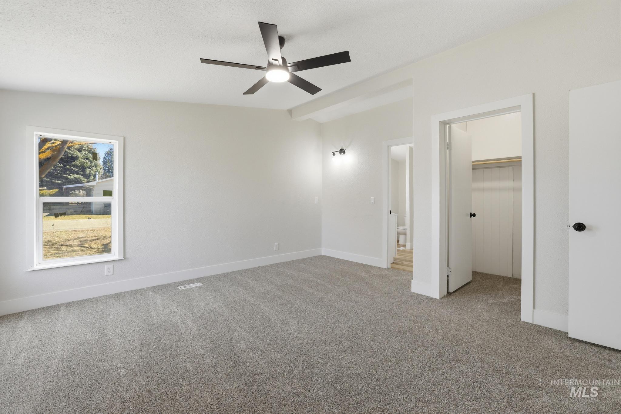 185 E Lincoln Property Photo 15