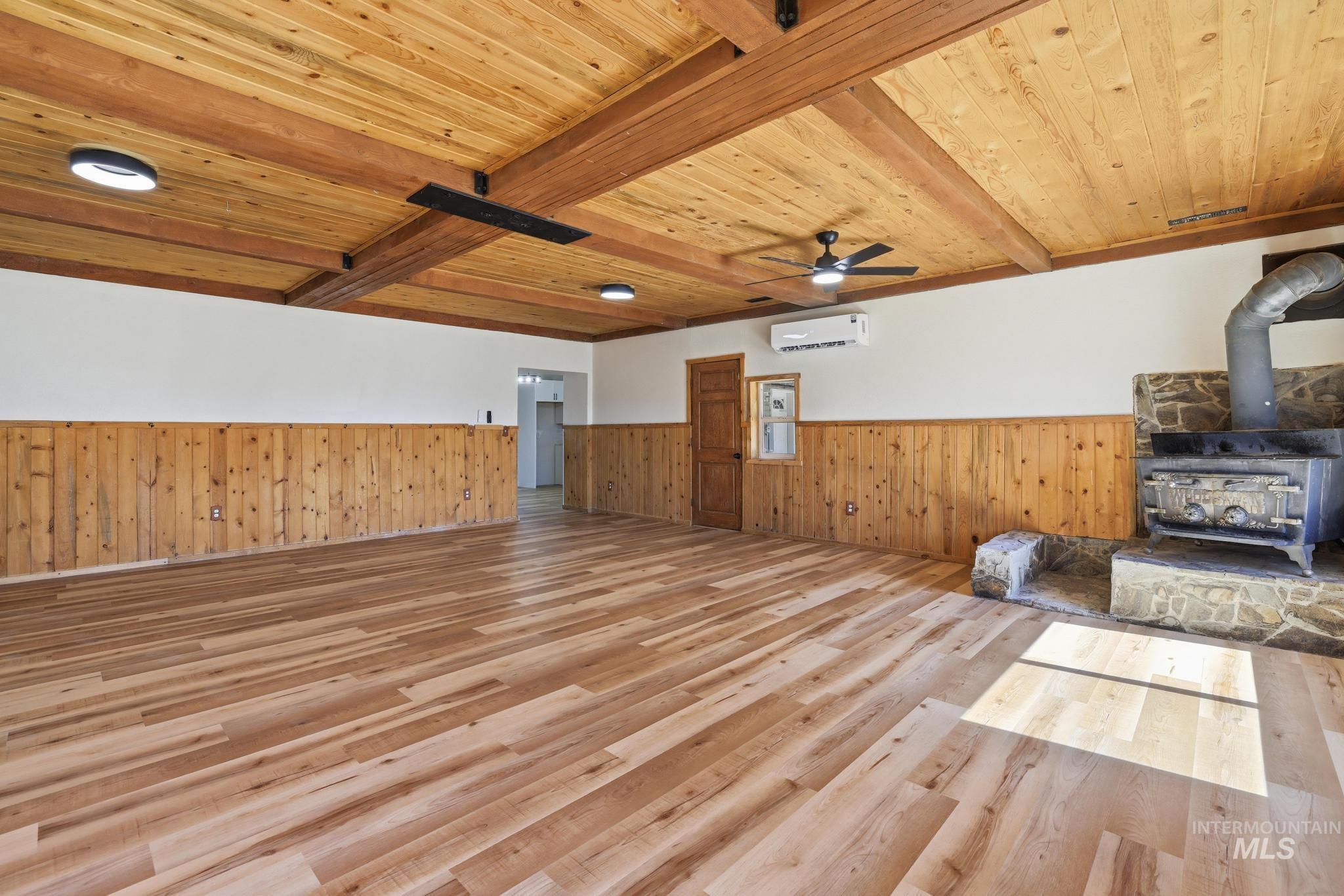 185 E Lincoln Property Photo 25