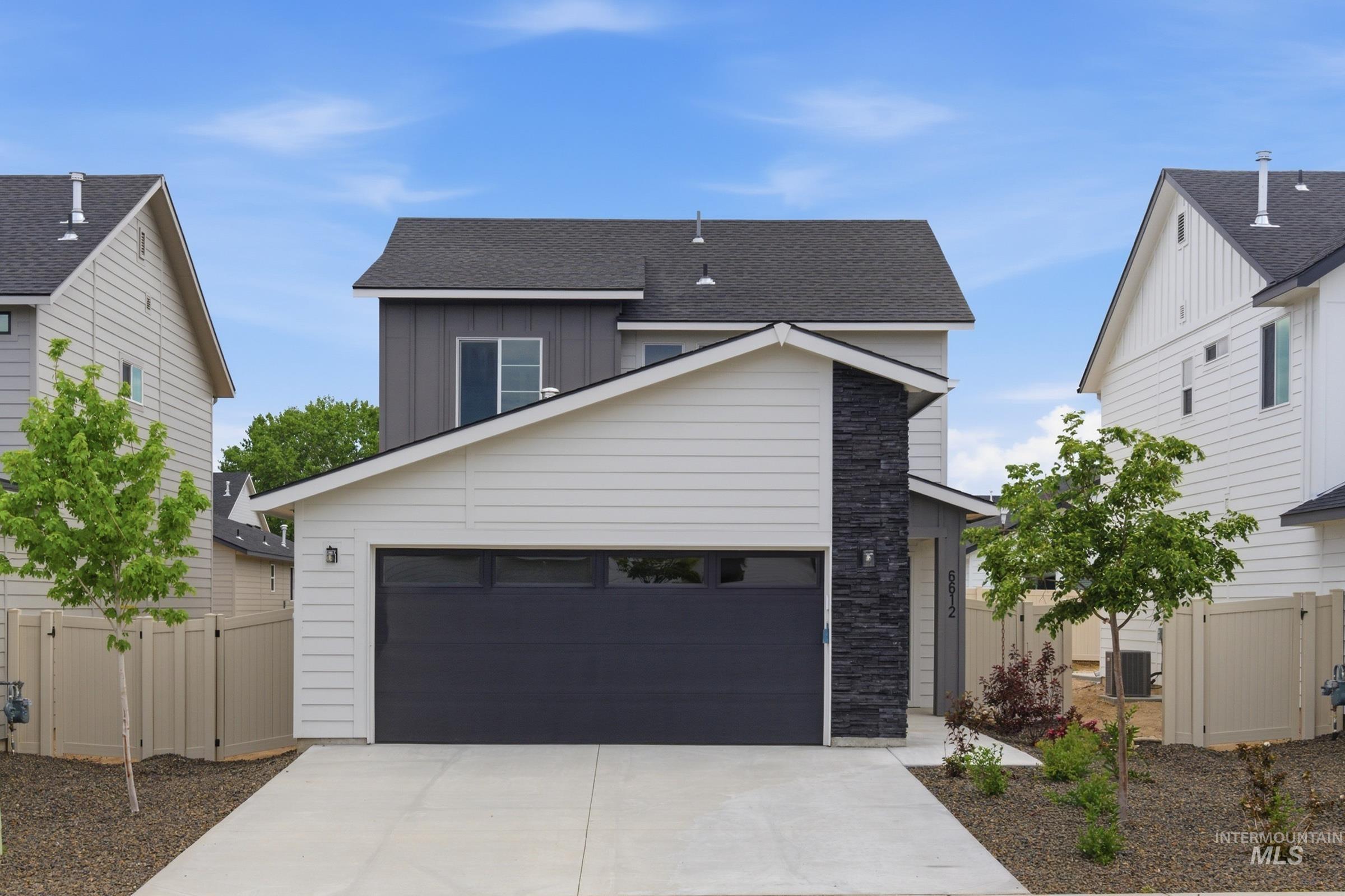 6612 W Black Butte Dr Property Photo 1