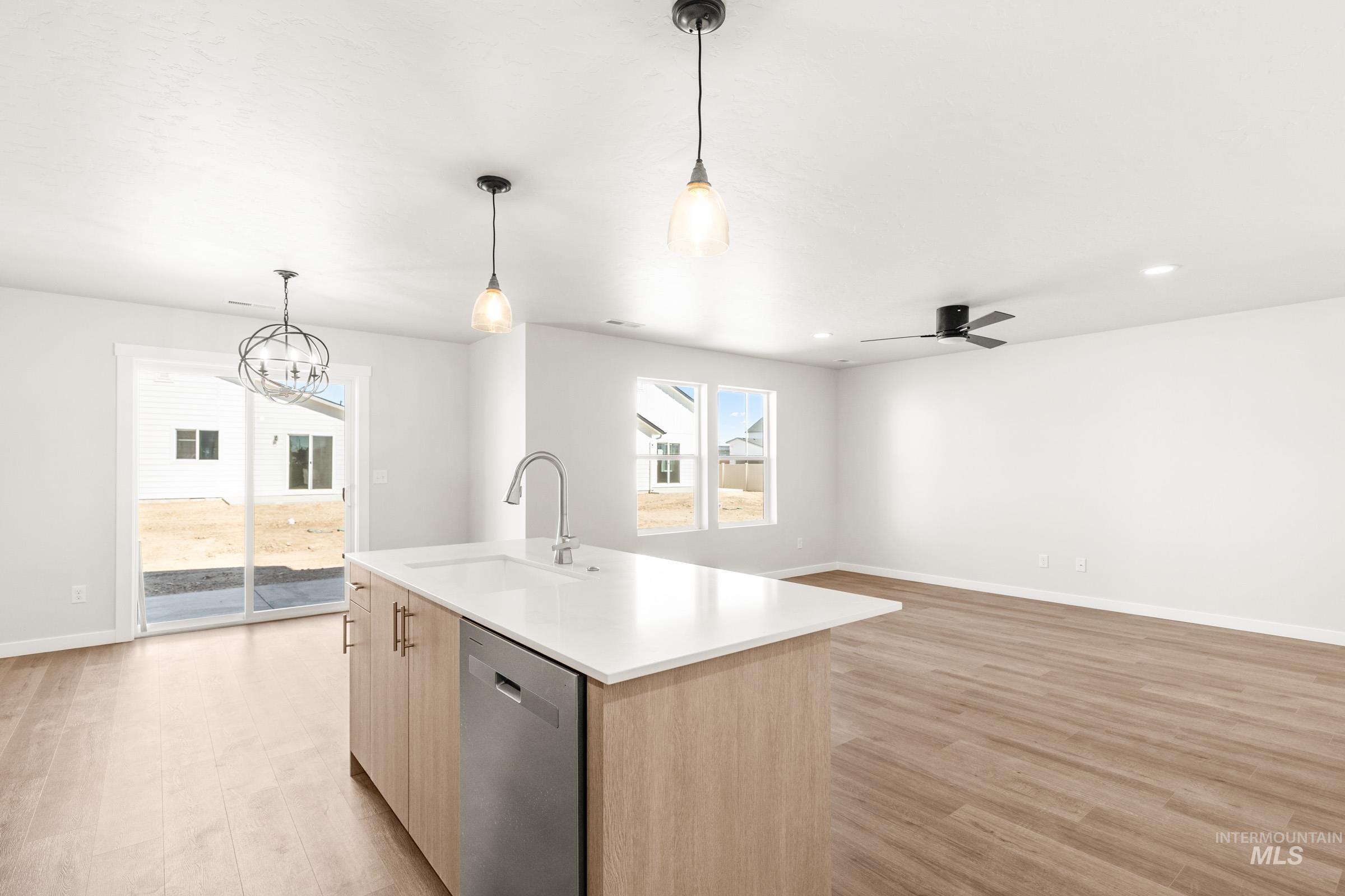 6612 W Black Butte Dr Property Photo 6