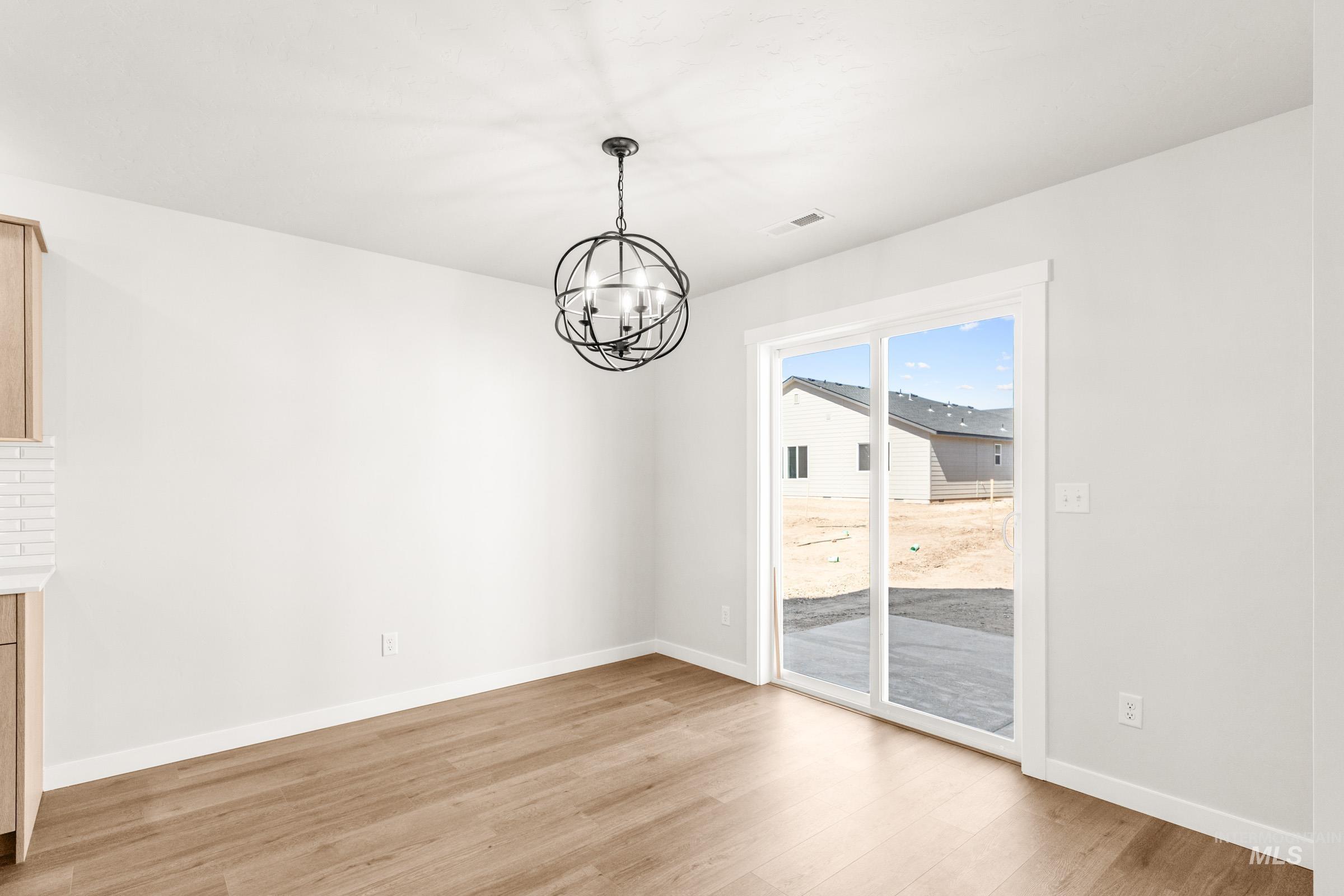 6612 W Black Butte Dr Property Photo 8