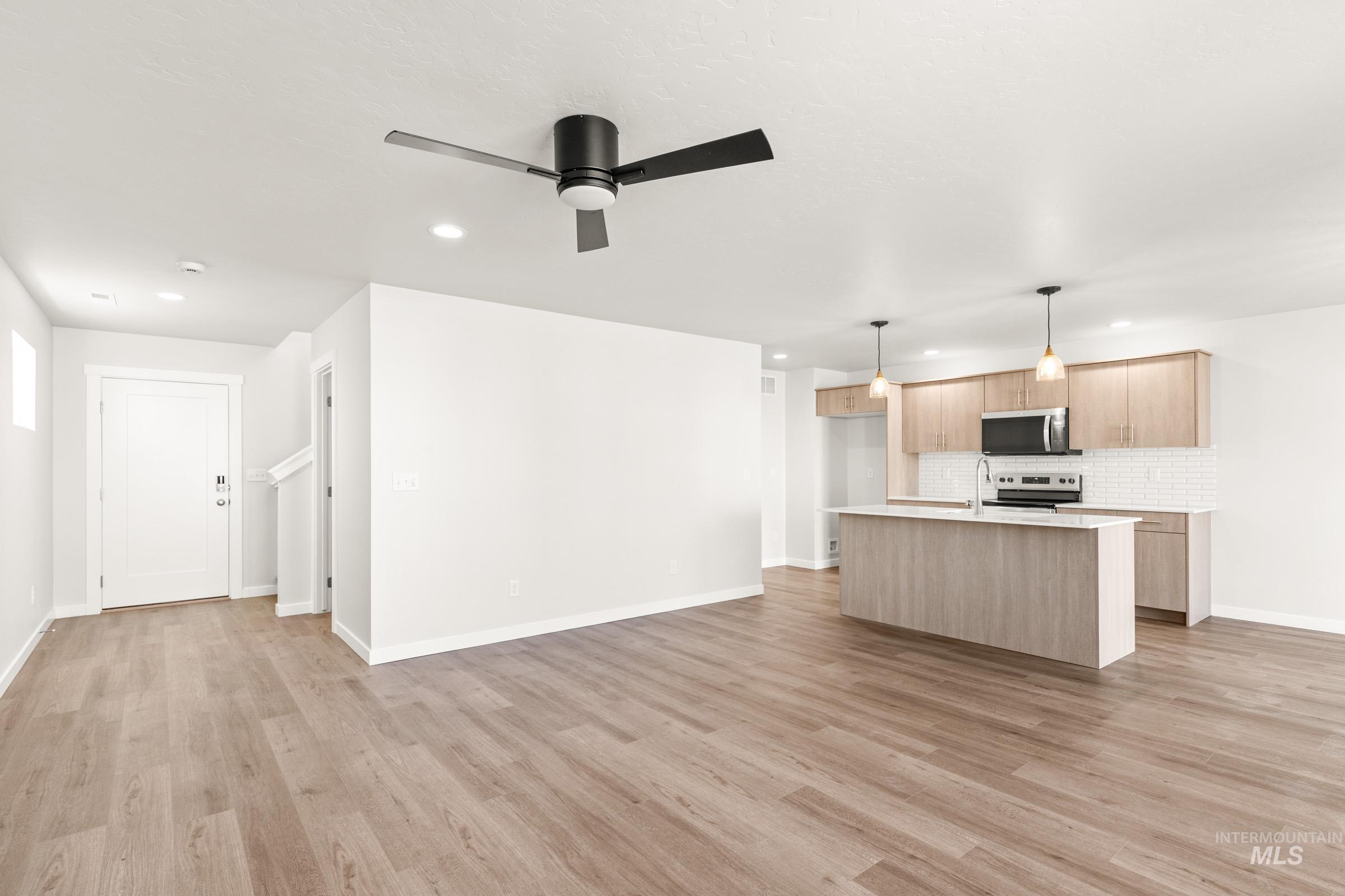 6612 W Black Butte Dr Property Photo 10