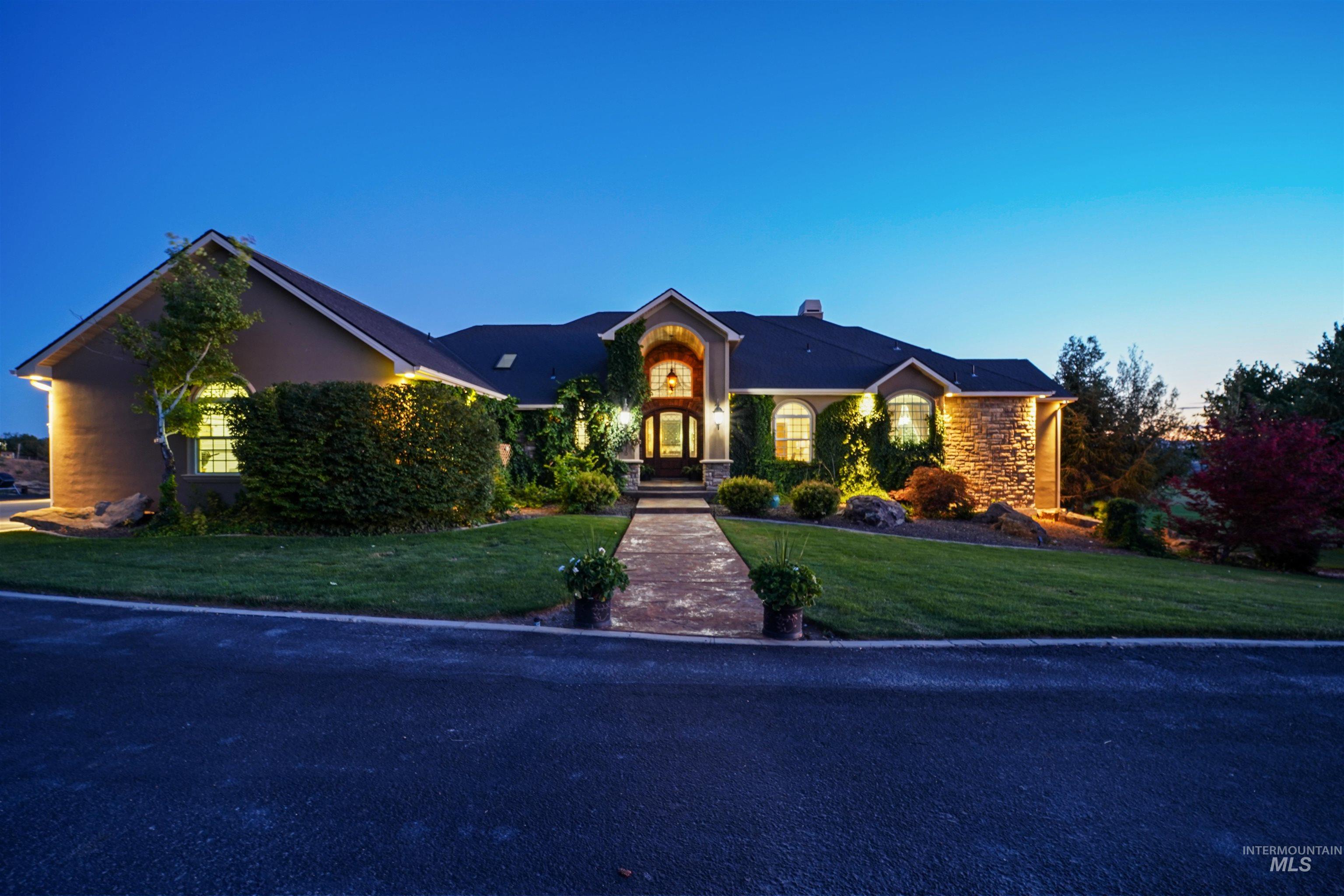 10430 Randall Lane Property Photo 3