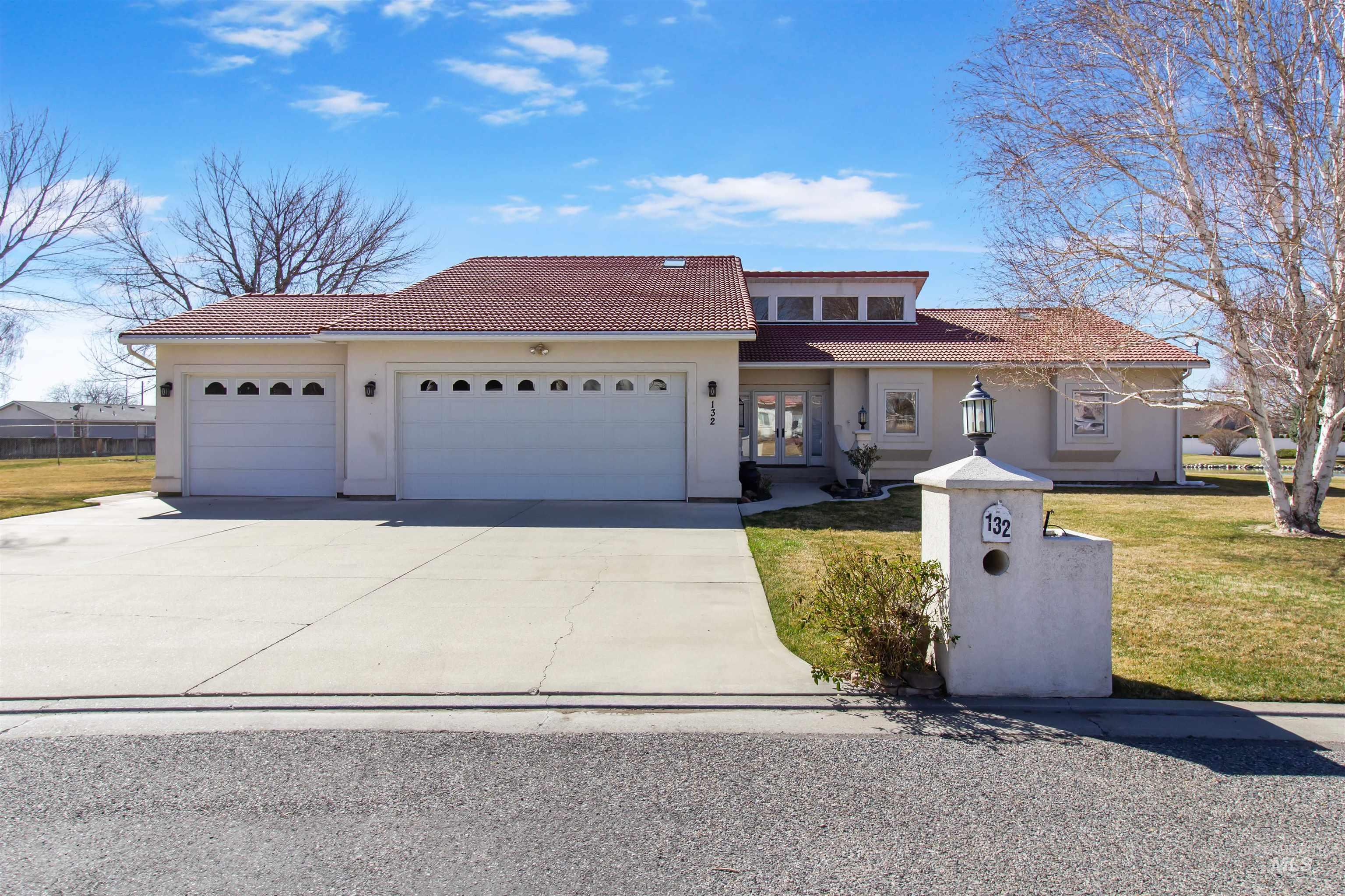 132 Los Lagos Property Photo 2