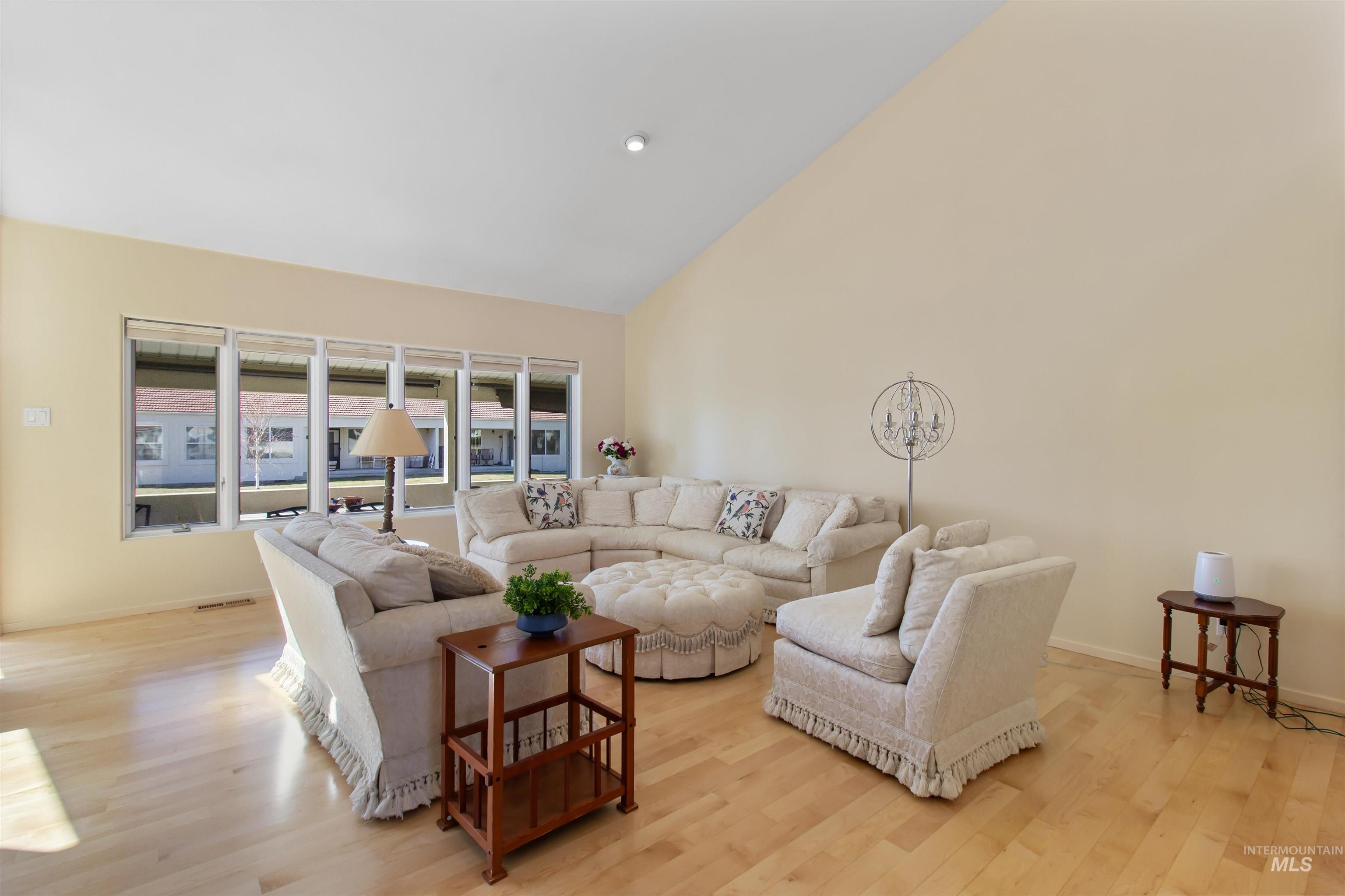 132 Los Lagos Property Photo 7