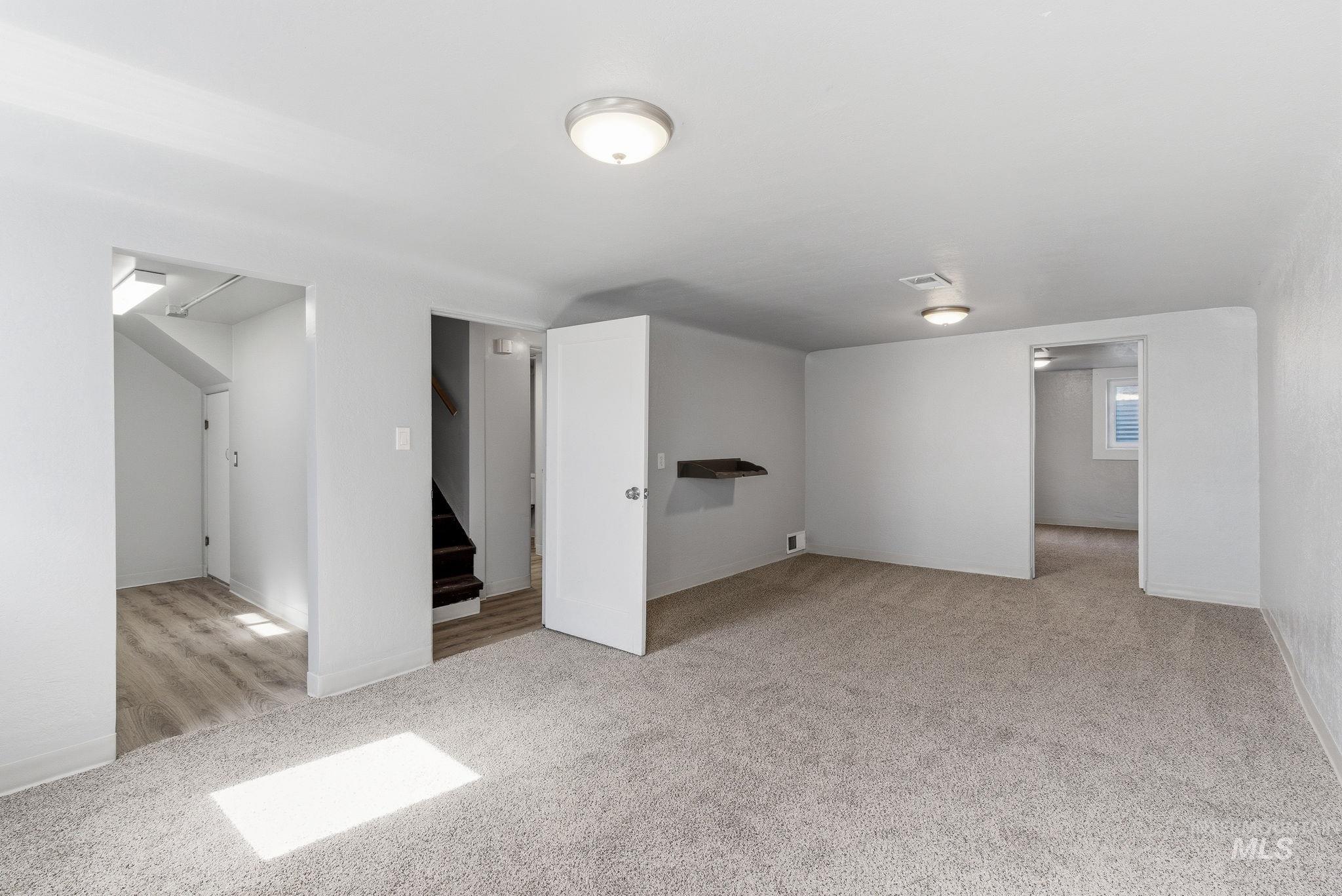 123 S Holly St Property Photo 20