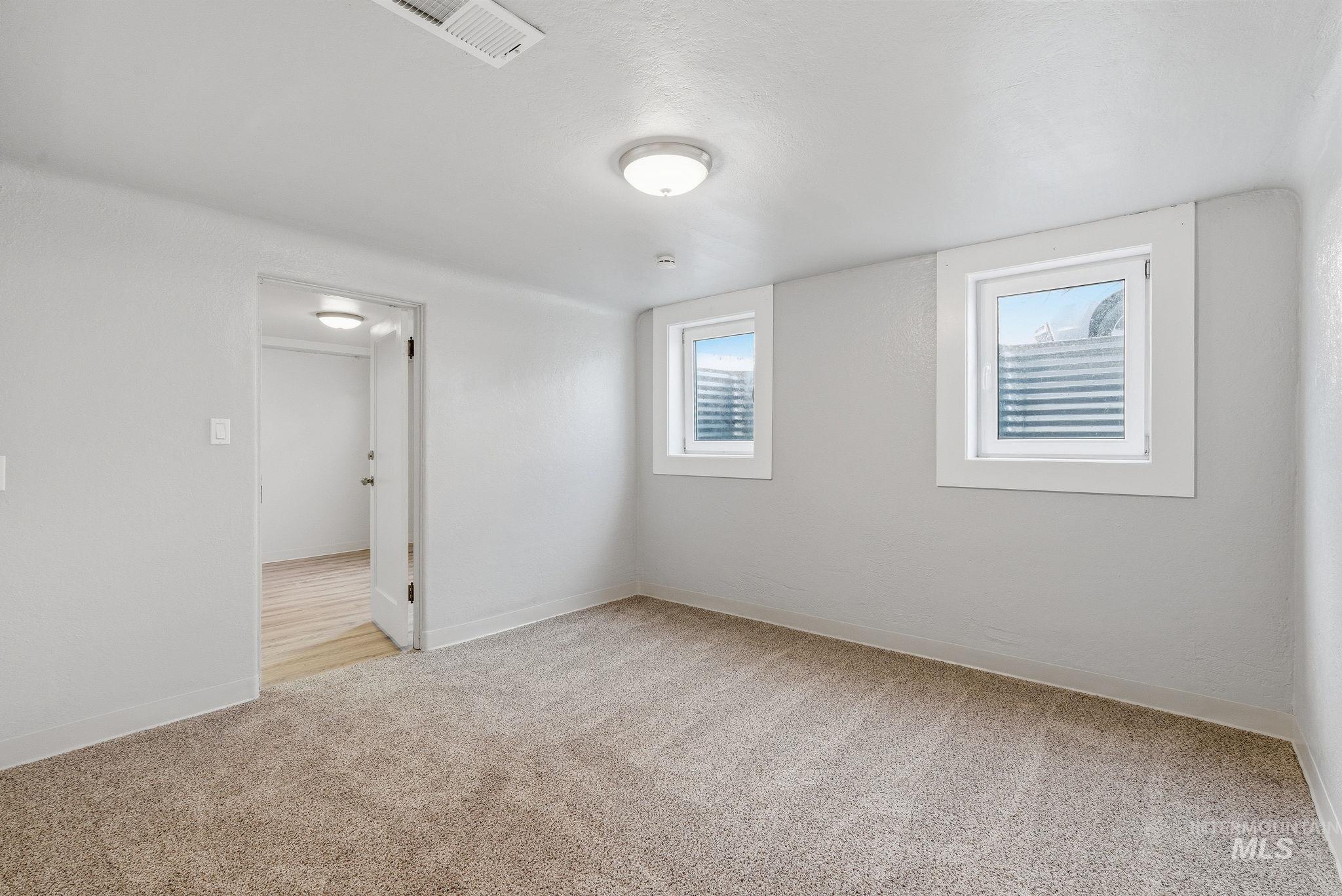 123 S Holly St Property Photo 30