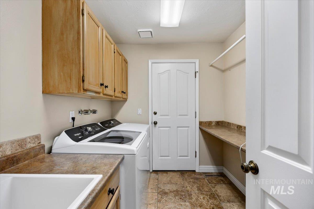 2028 Candleridge Drive Property Photo 25
