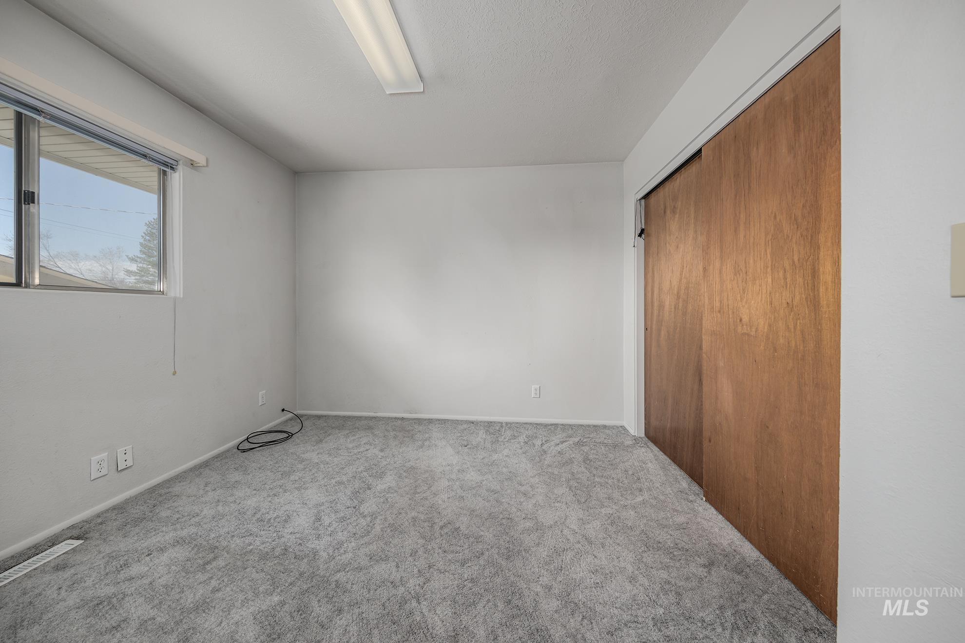 647 Nw 3rd Street Property Photo 18