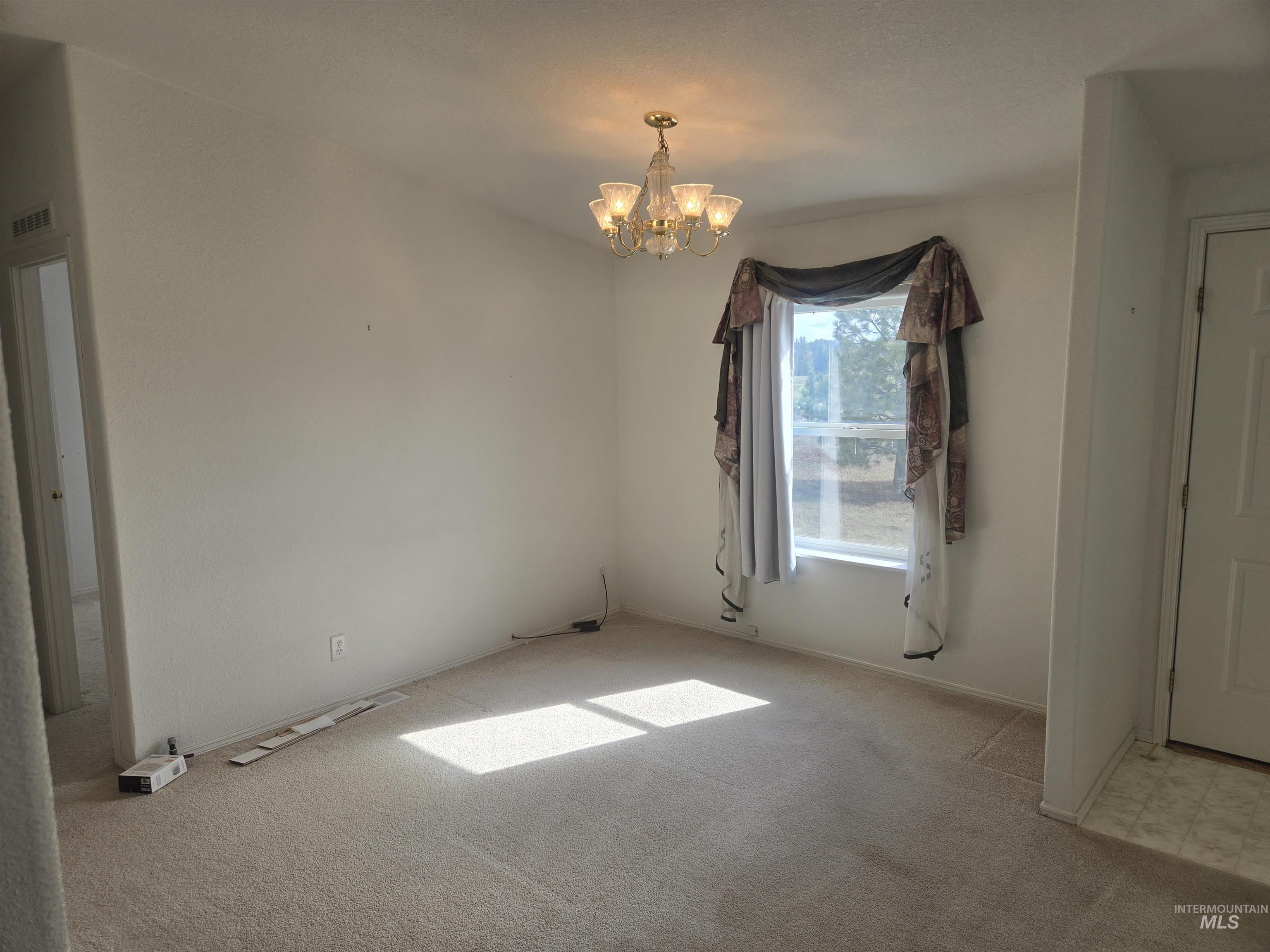 135 Harrisburg Lane Property Photo 5
