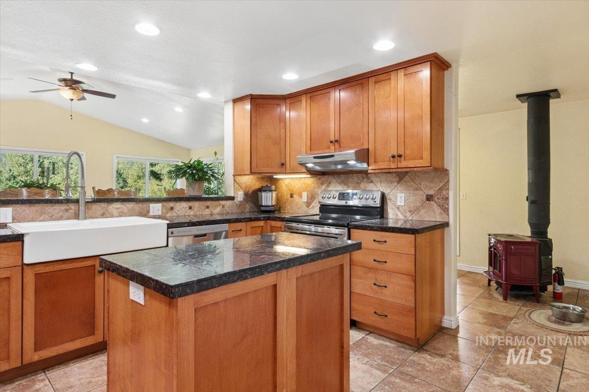 106 Lane A Property Photo 29