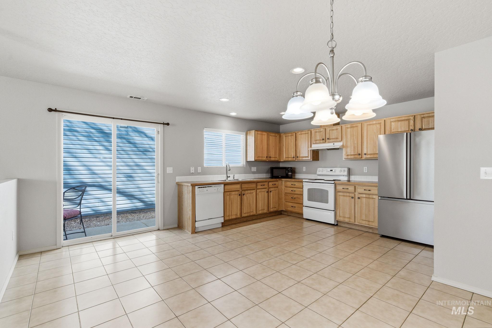 6613 S Covewood Way Property Photo 12