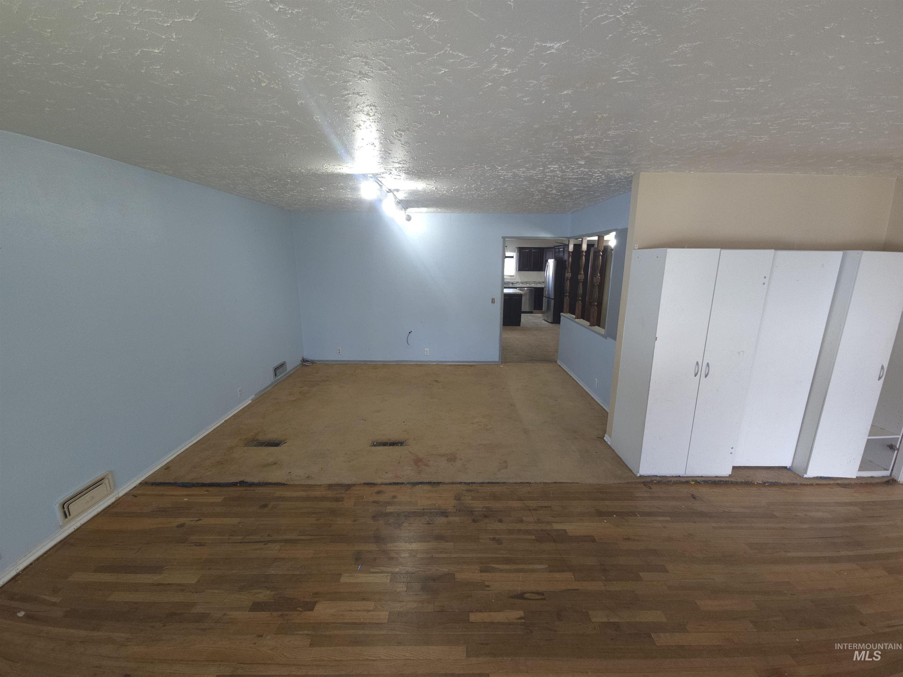 458 Rose St. N Property Photo 4