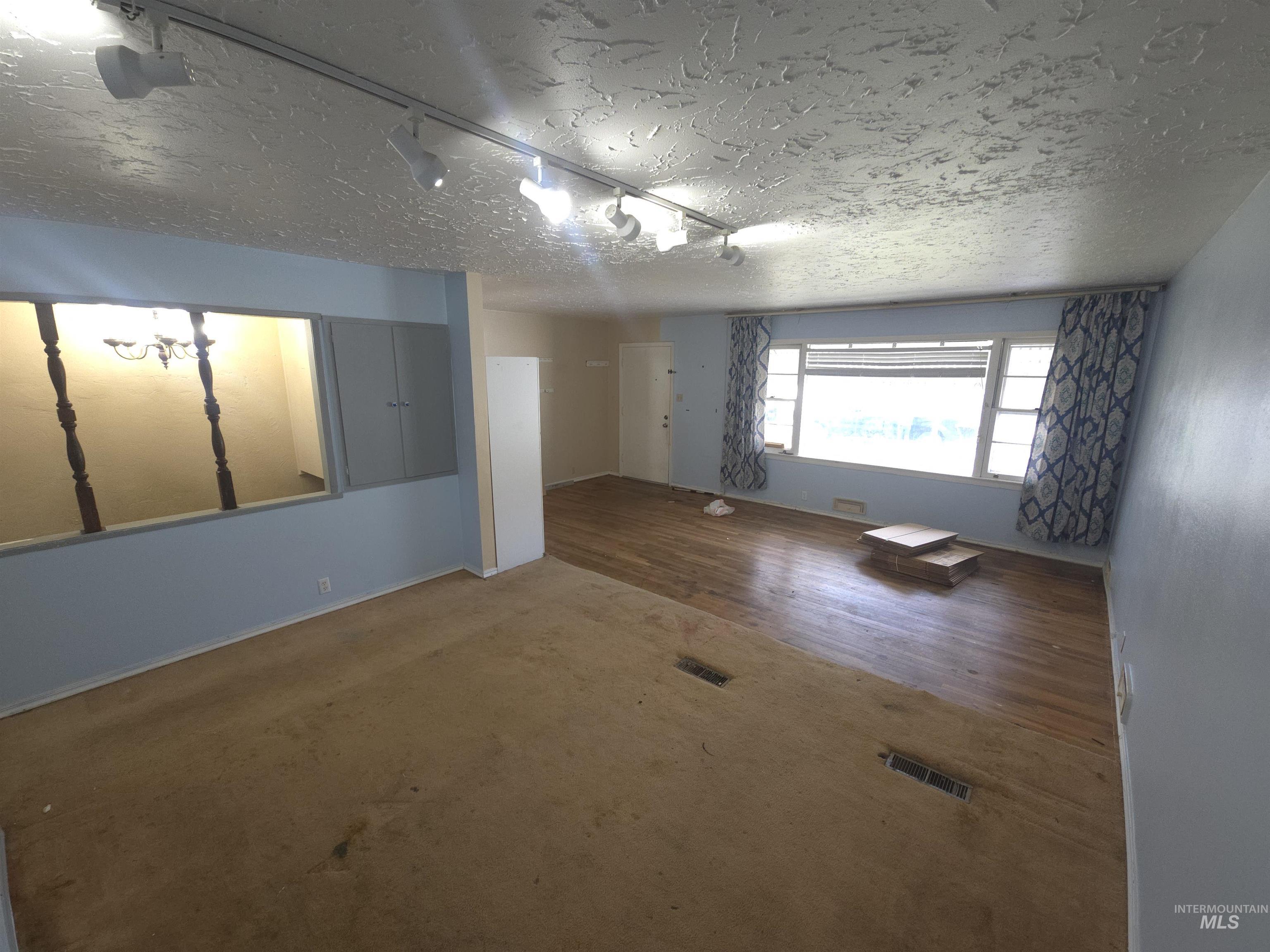 458 Rose St. N Property Photo 5