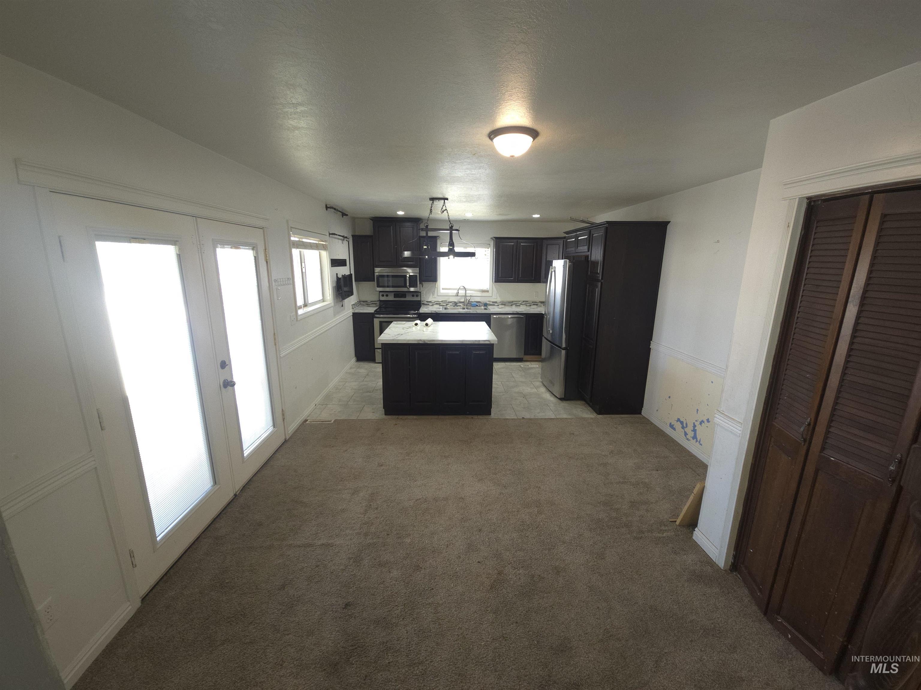 458 Rose St. N Property Photo 8