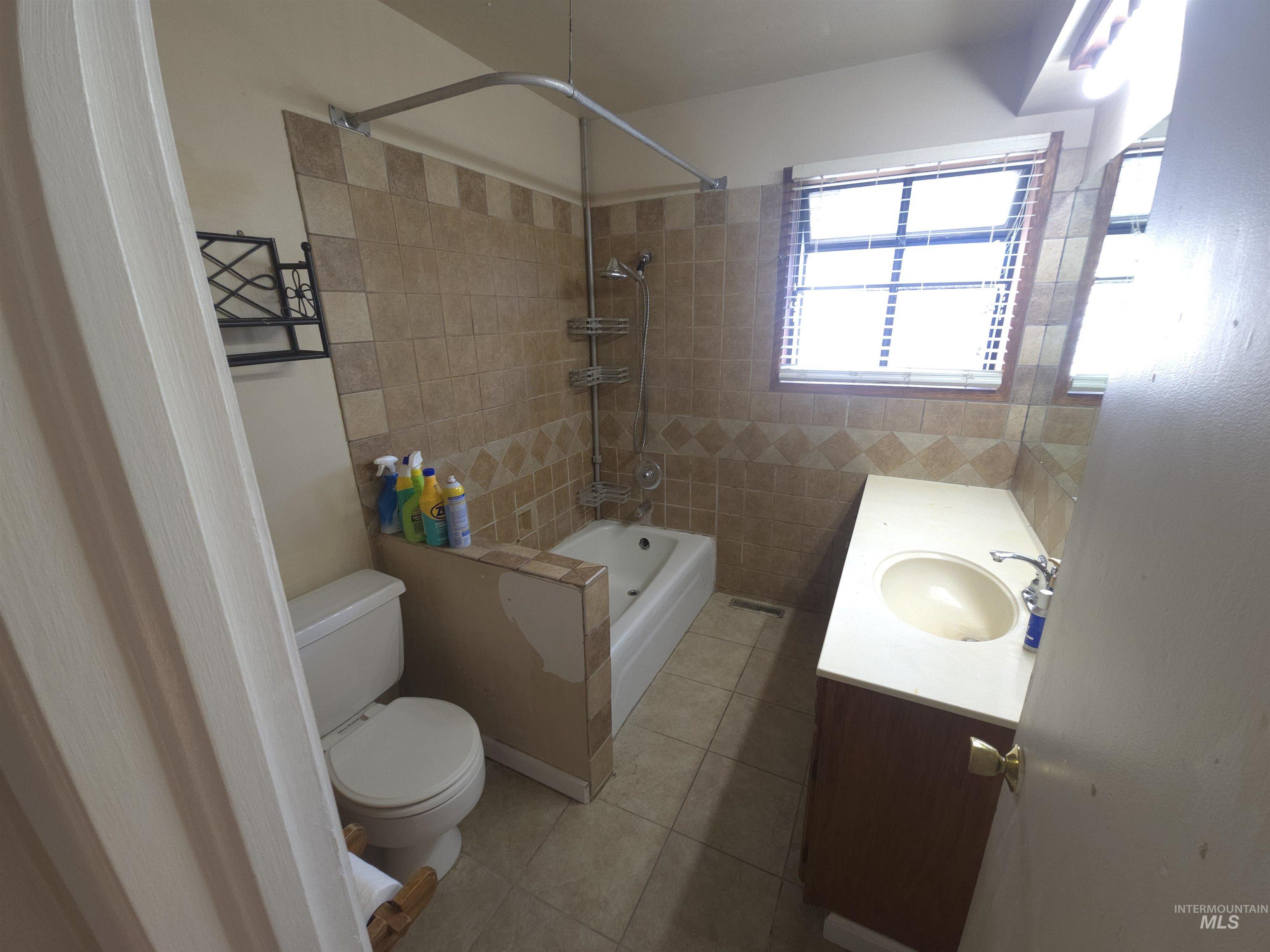 458 Rose St. N Property Photo 10