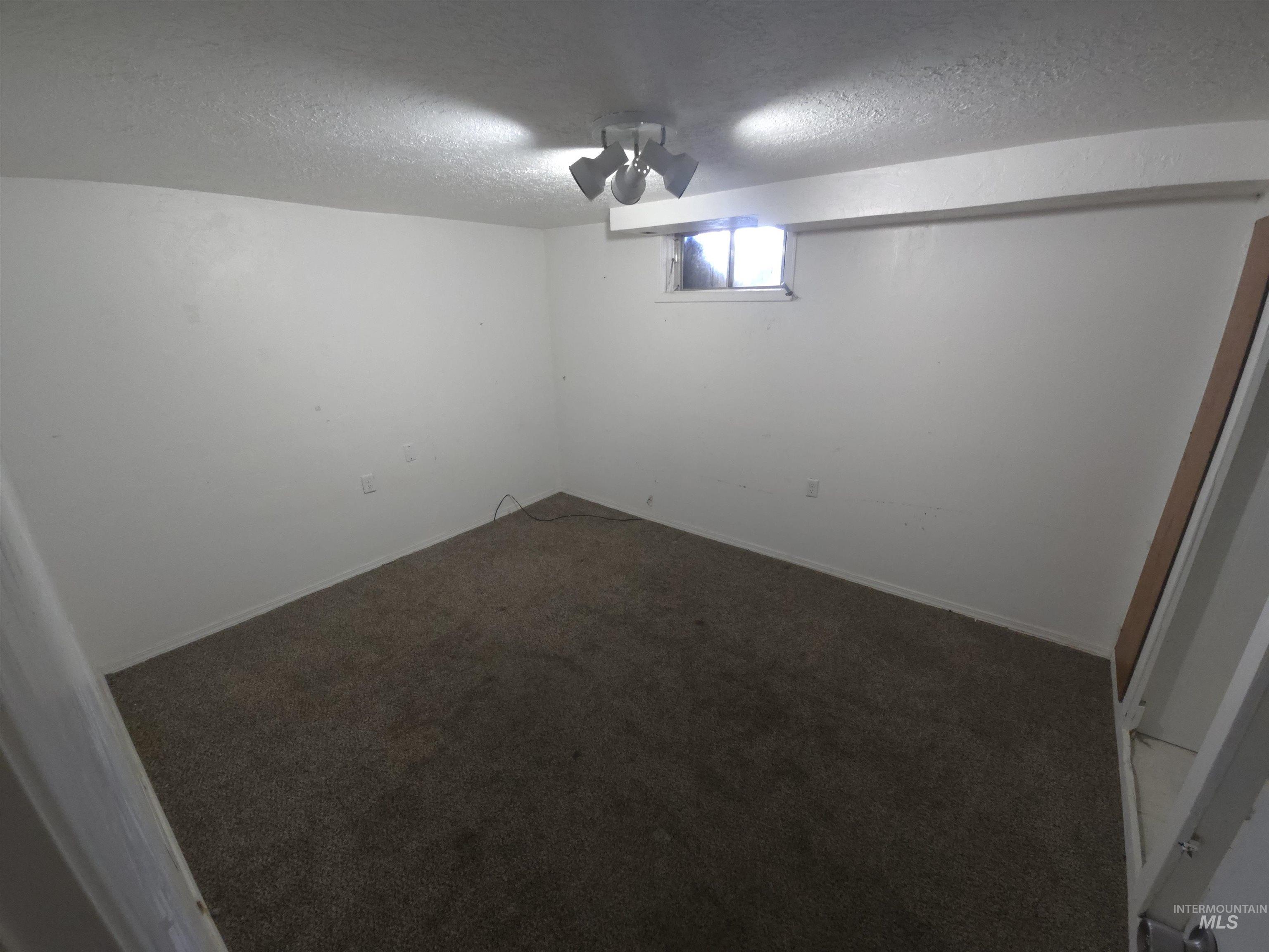 458 Rose St. N Property Photo 11