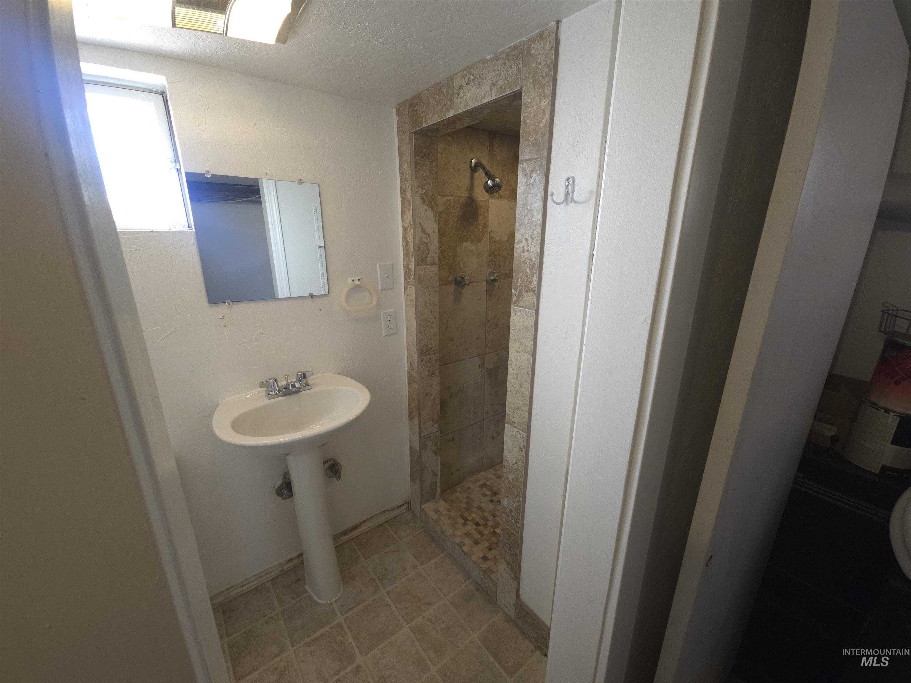 458 Rose St. N Property Photo 14