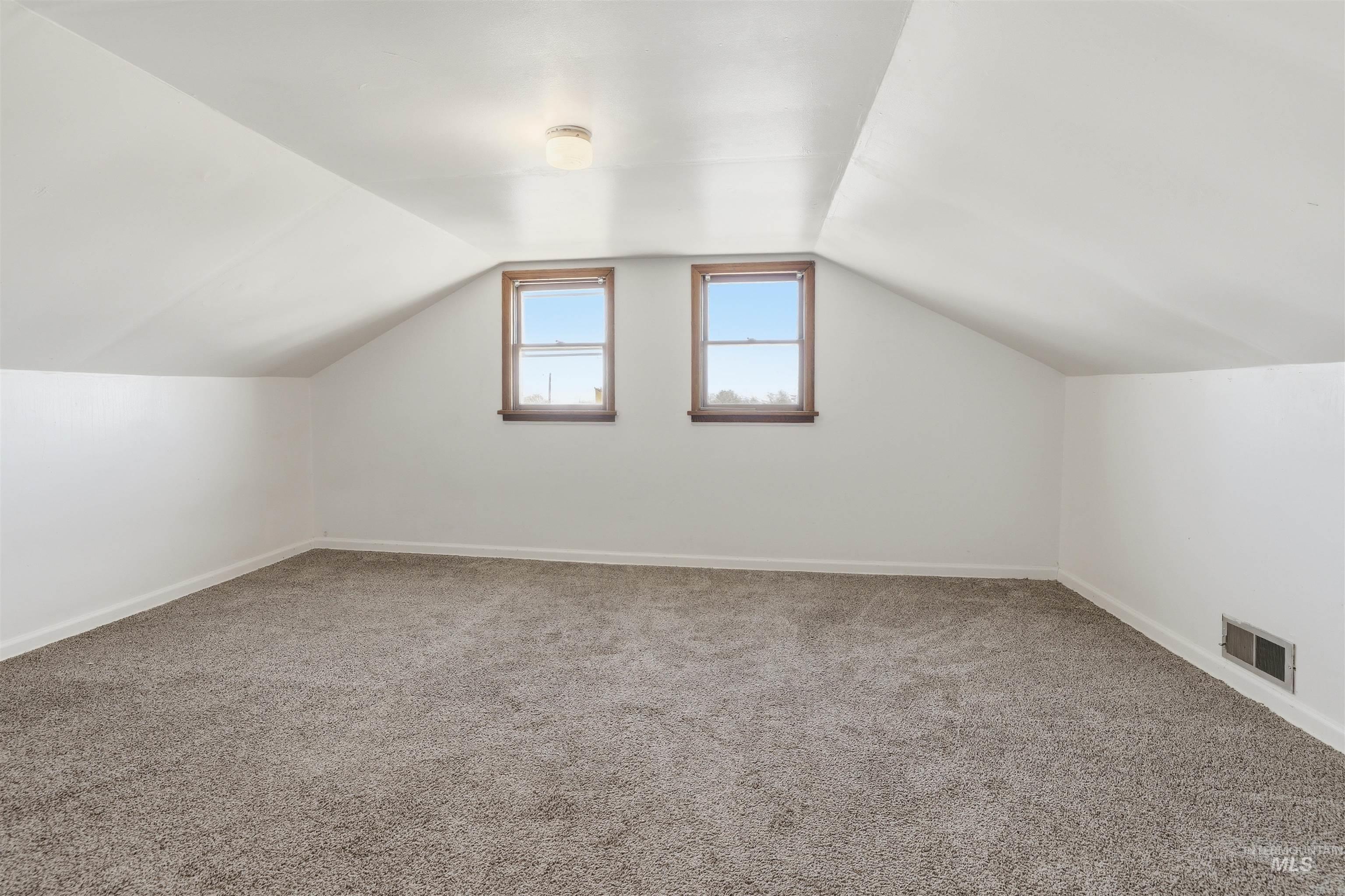 116 N 13th Ave Property Photo 35