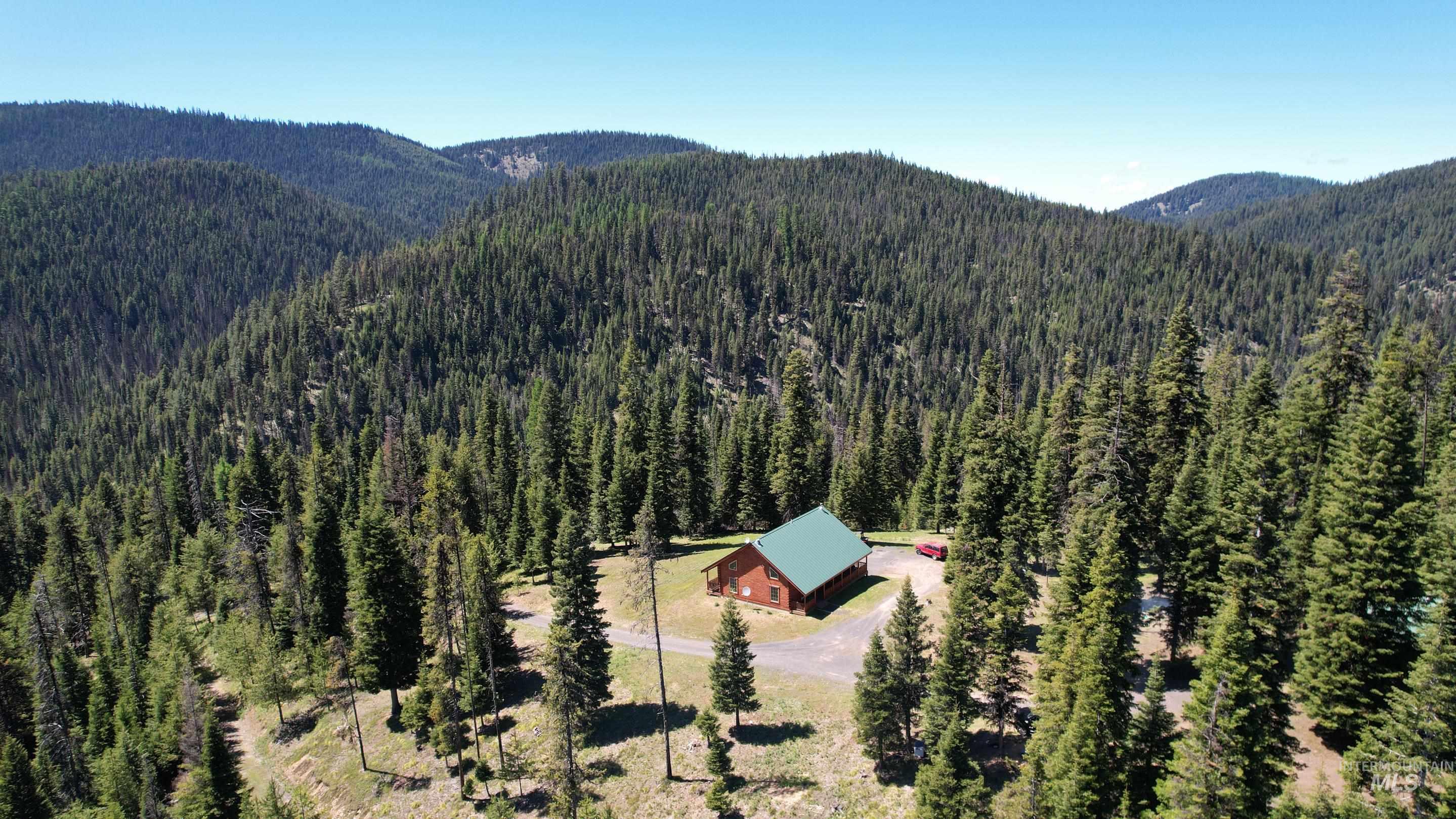 1391 Crooked River Road Property Photo 1
