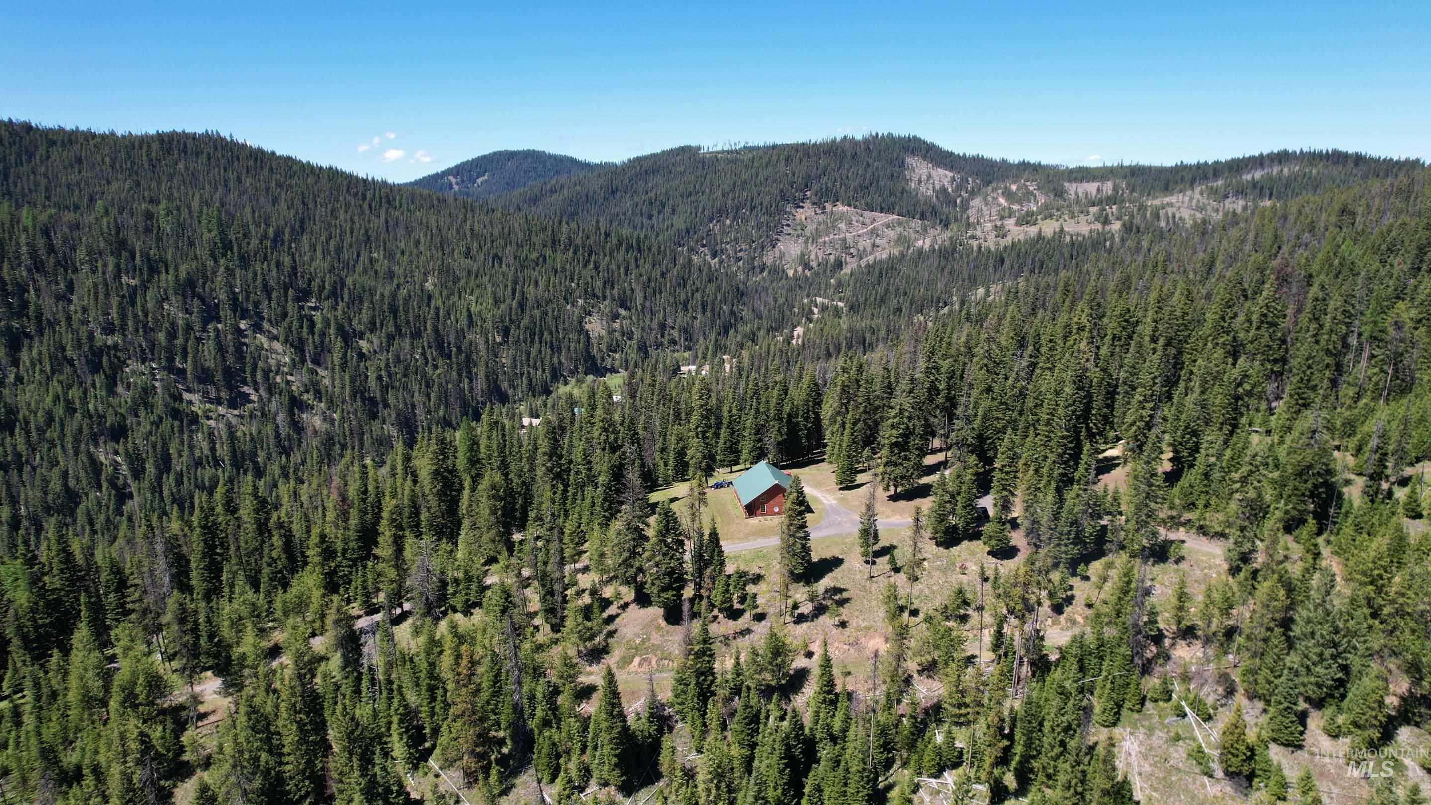 1391 Crooked River Road Property Photo 3