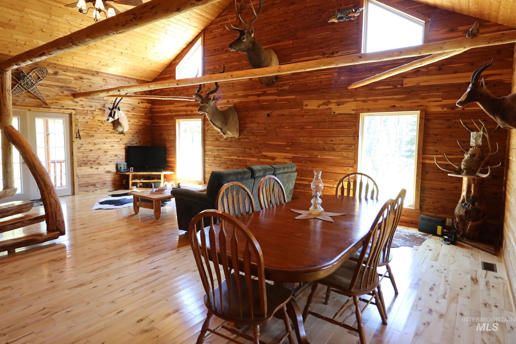1391 Crooked River Road Property Photo 8