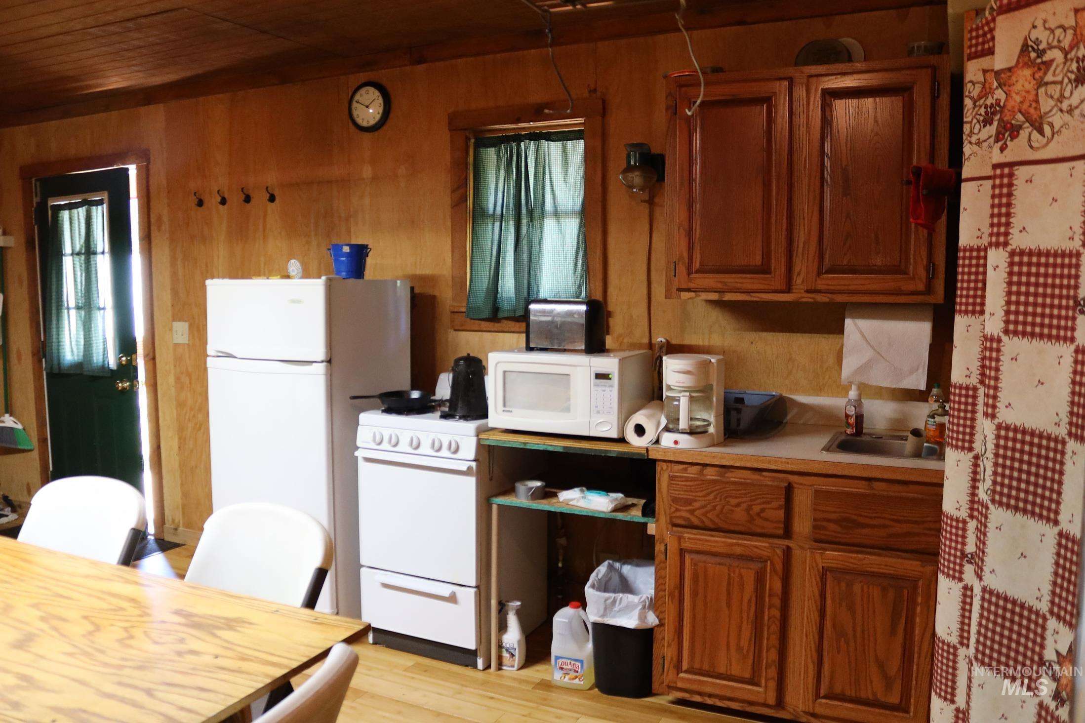 1391 Crooked River Road Property Photo 15