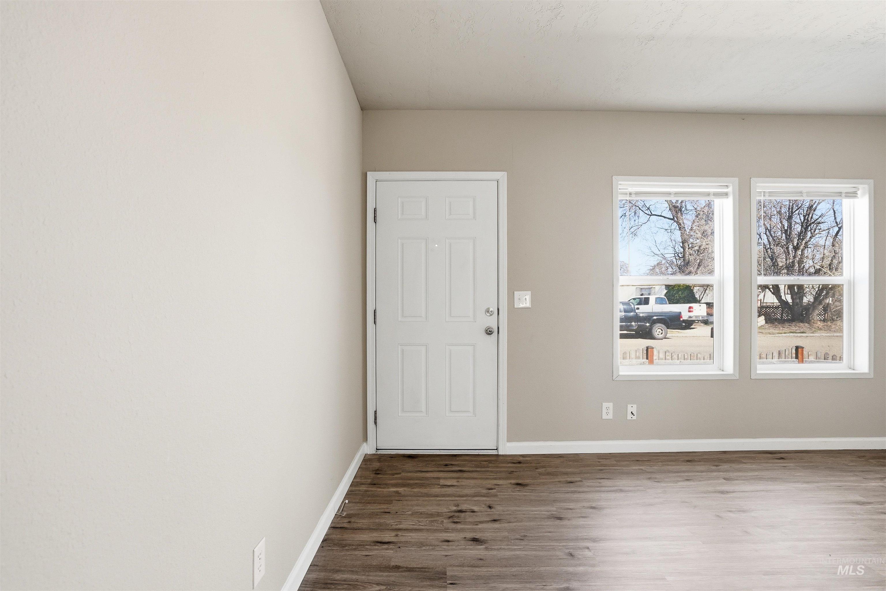 352 & 374 E Idaho St Property Photo 3
