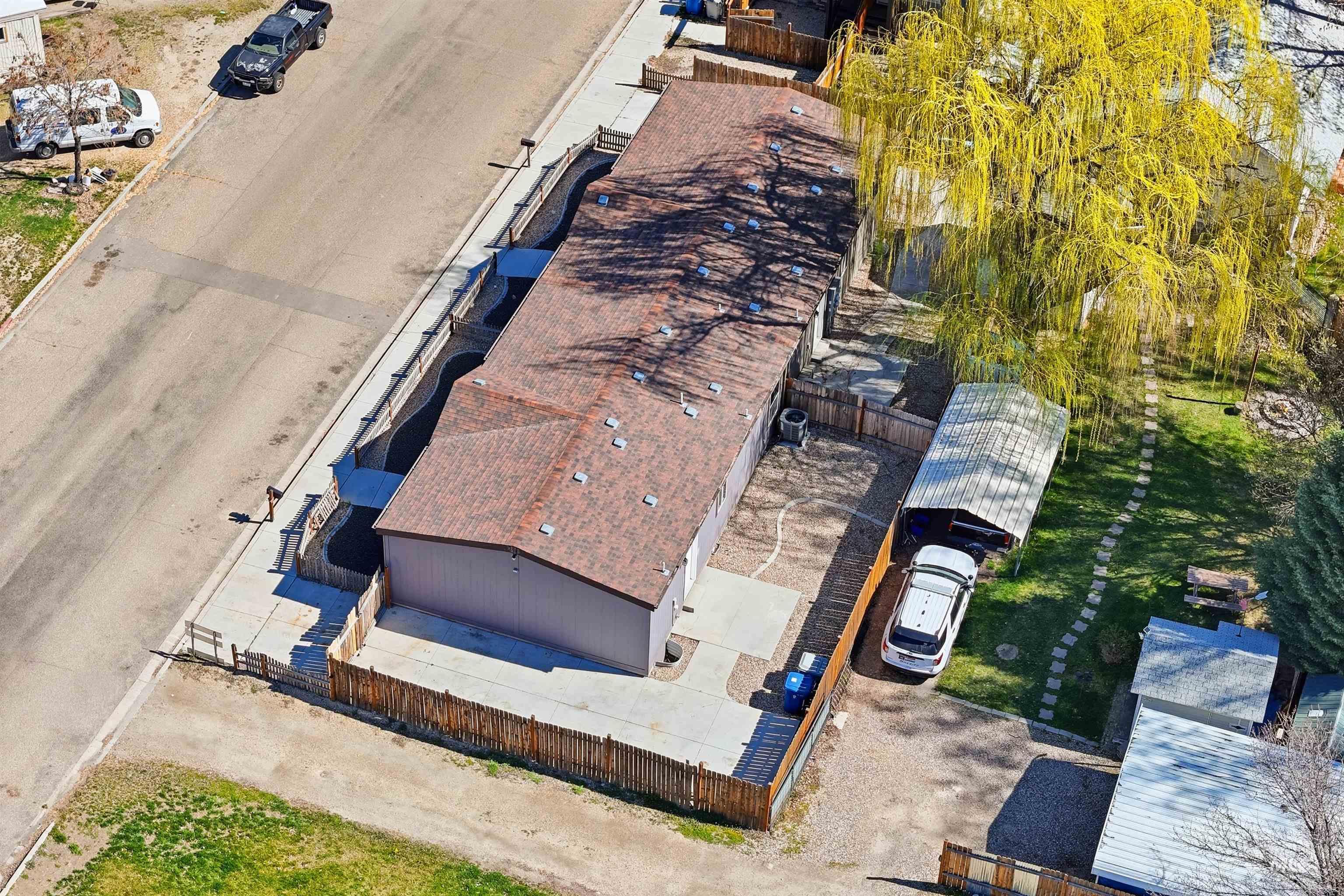352 & 374 E Idaho St Property Photo 45