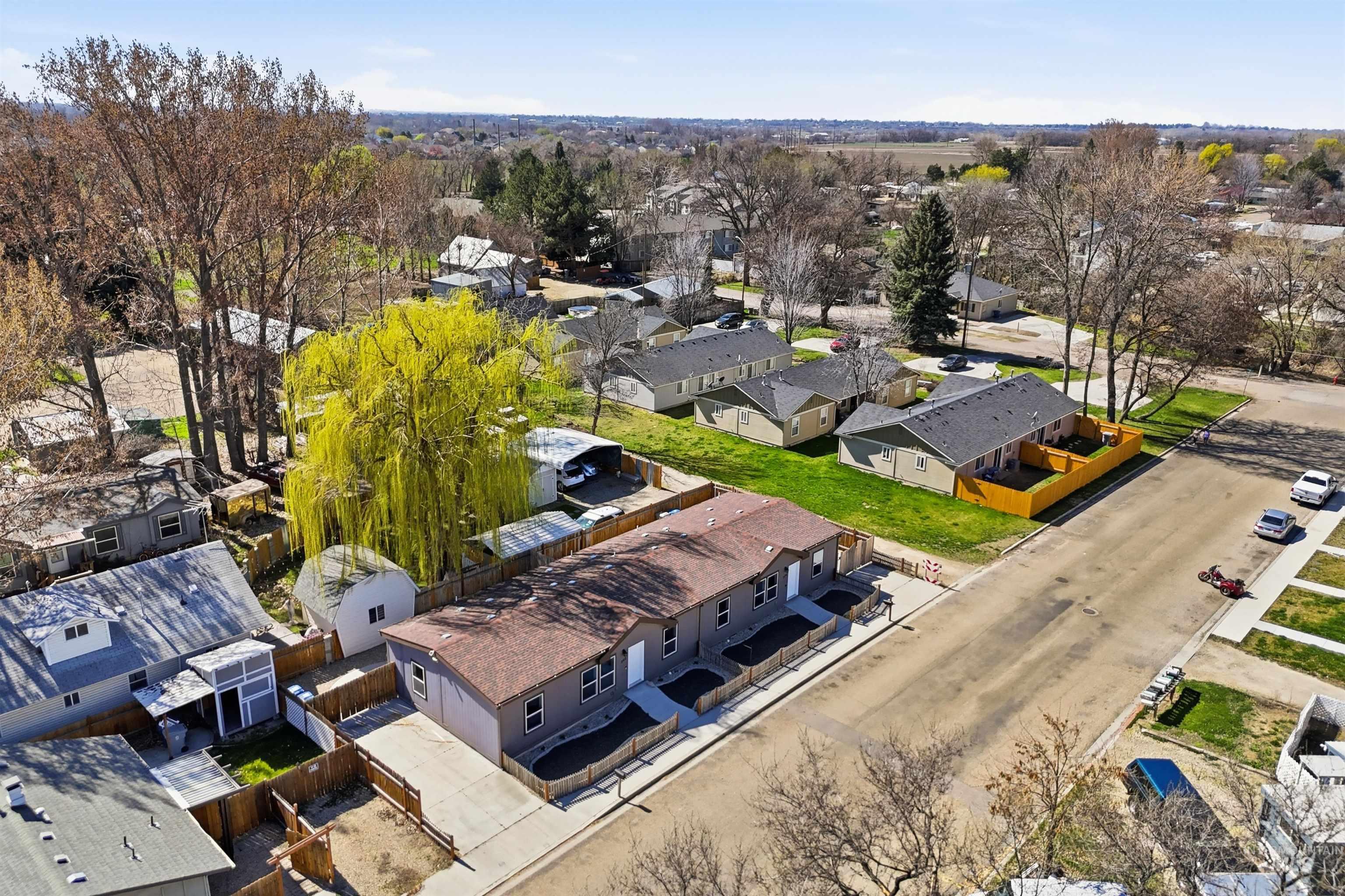 352 & 374 E Idaho St Property Photo 48