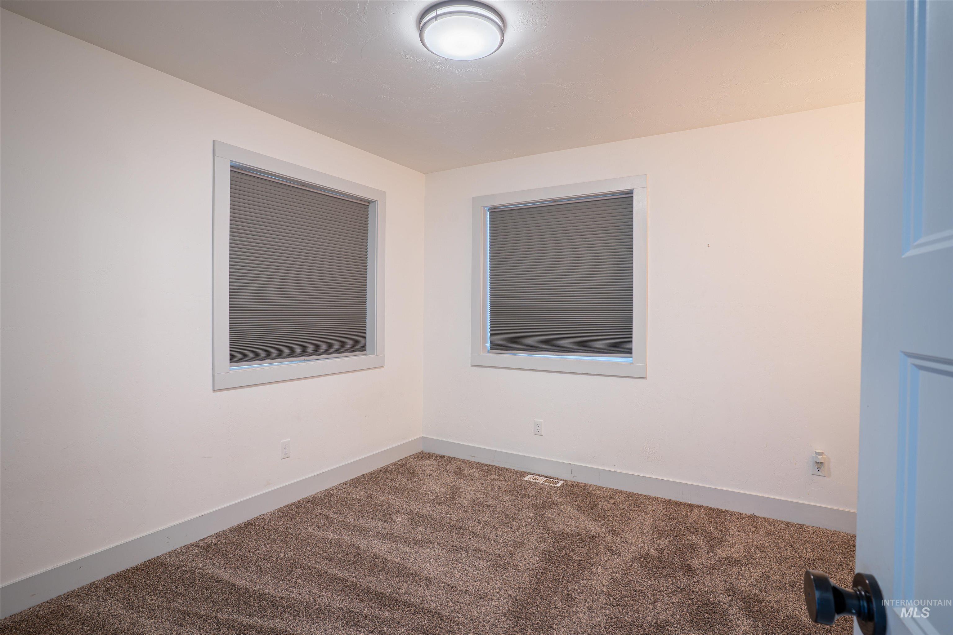546 Arrowhead Circle Property Photo 2