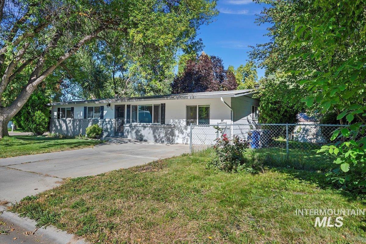 704 Hudson Dr. Property Photo 2