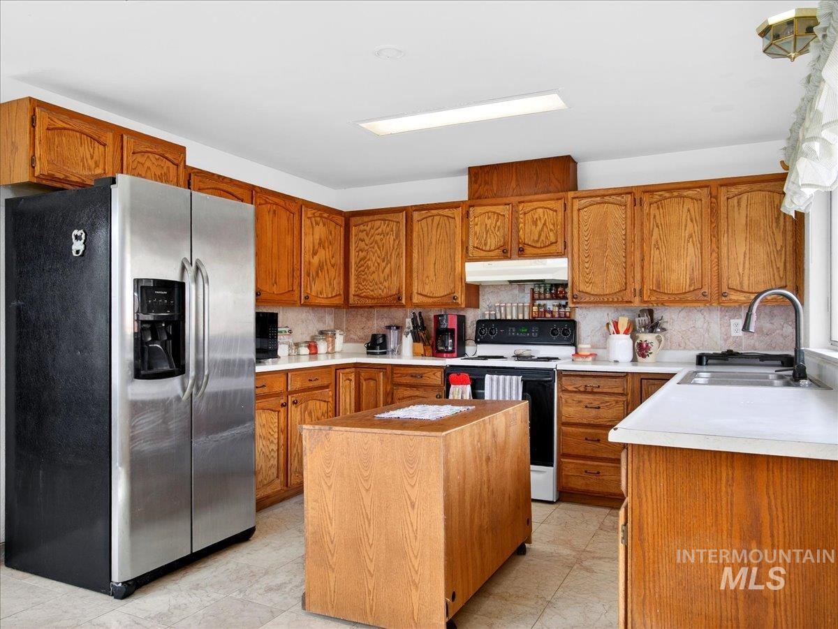 1405 N La Cresta Ave Property Photo 7