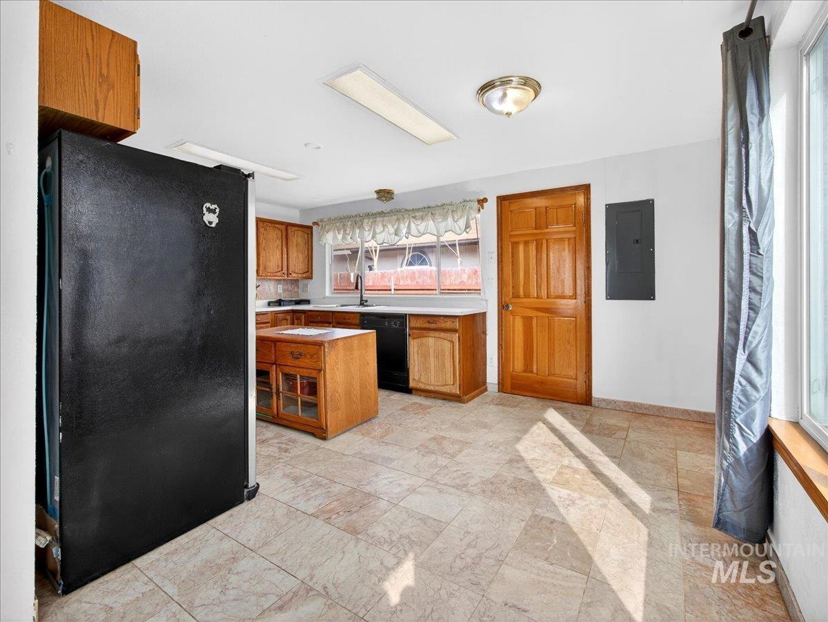 1405 N La Cresta Ave Property Photo 17