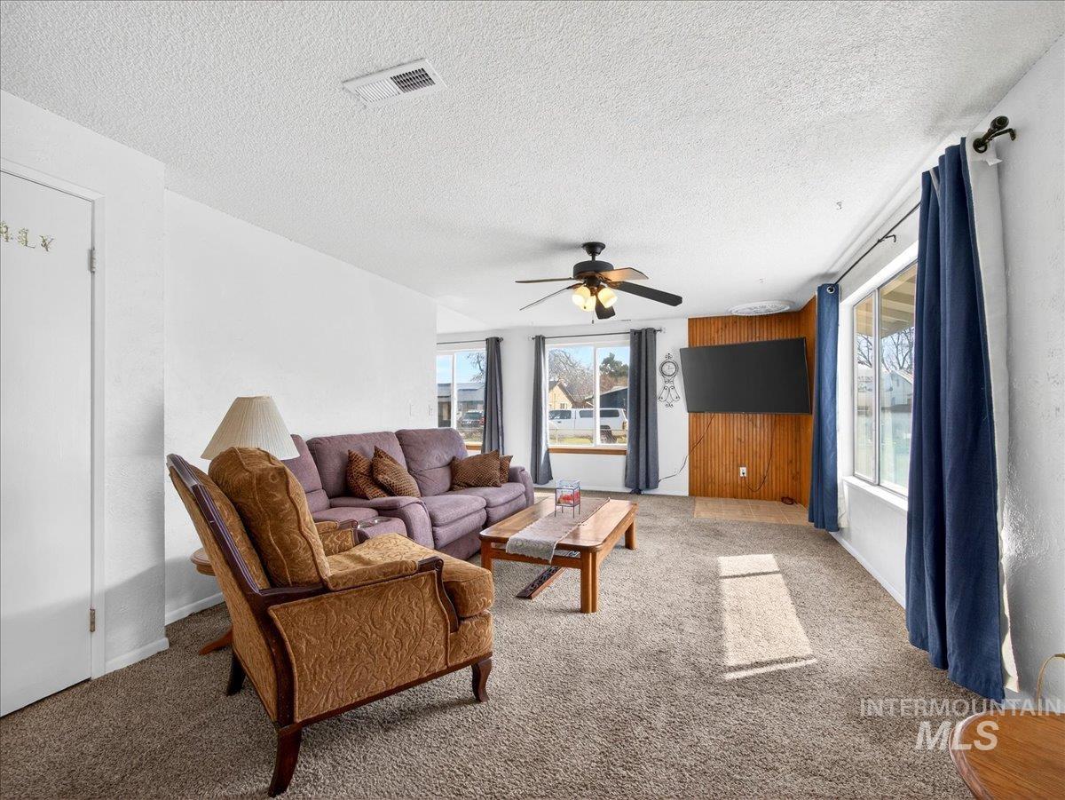 1405 N La Cresta Ave Property Photo 20