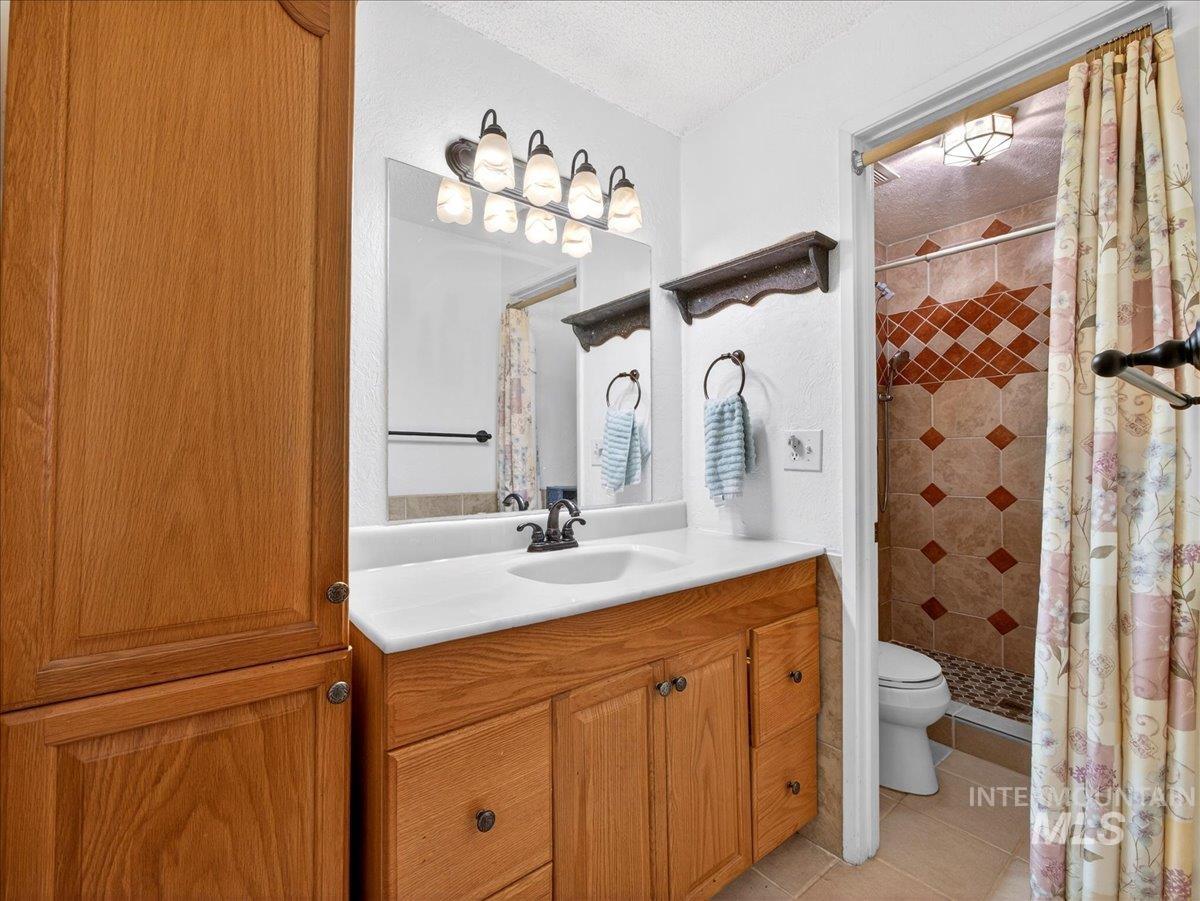 1405 N La Cresta Ave Property Photo 35