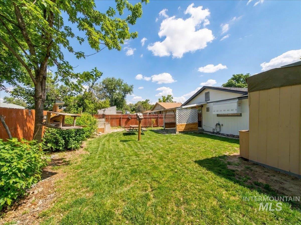 1405 N La Cresta Ave Property Photo 42