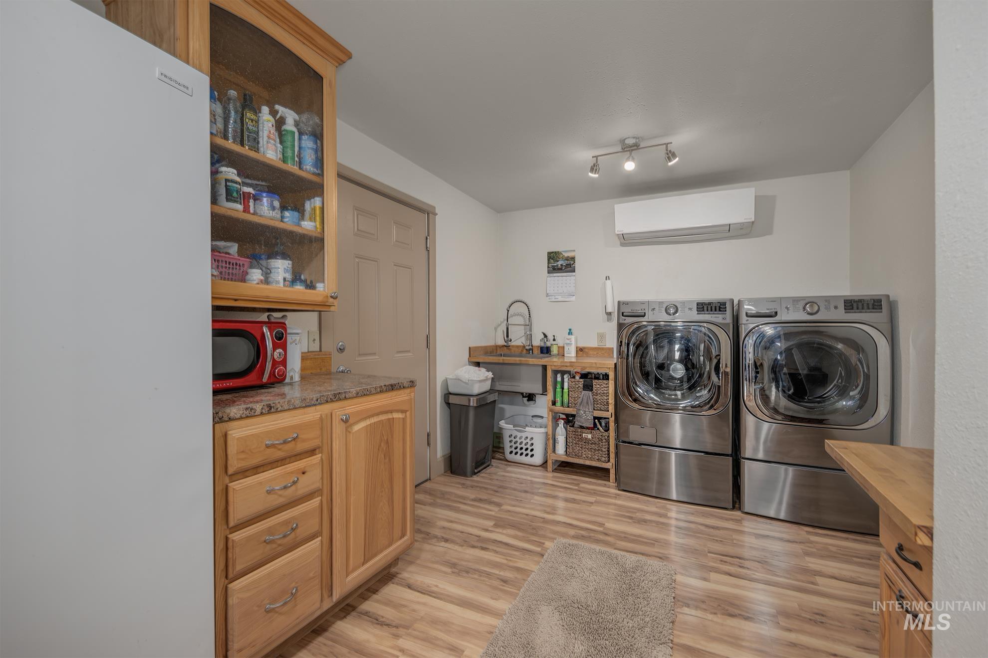 4073 Lincoln Dr Property Photo 15
