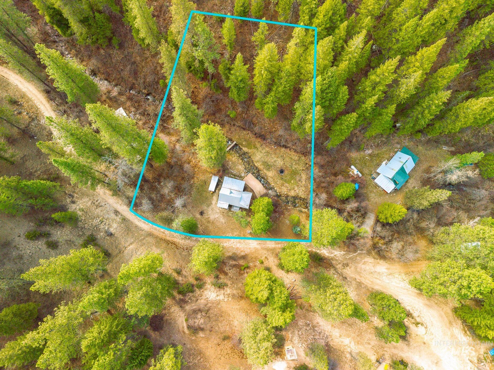26 Yellow Pine Property Photo 4