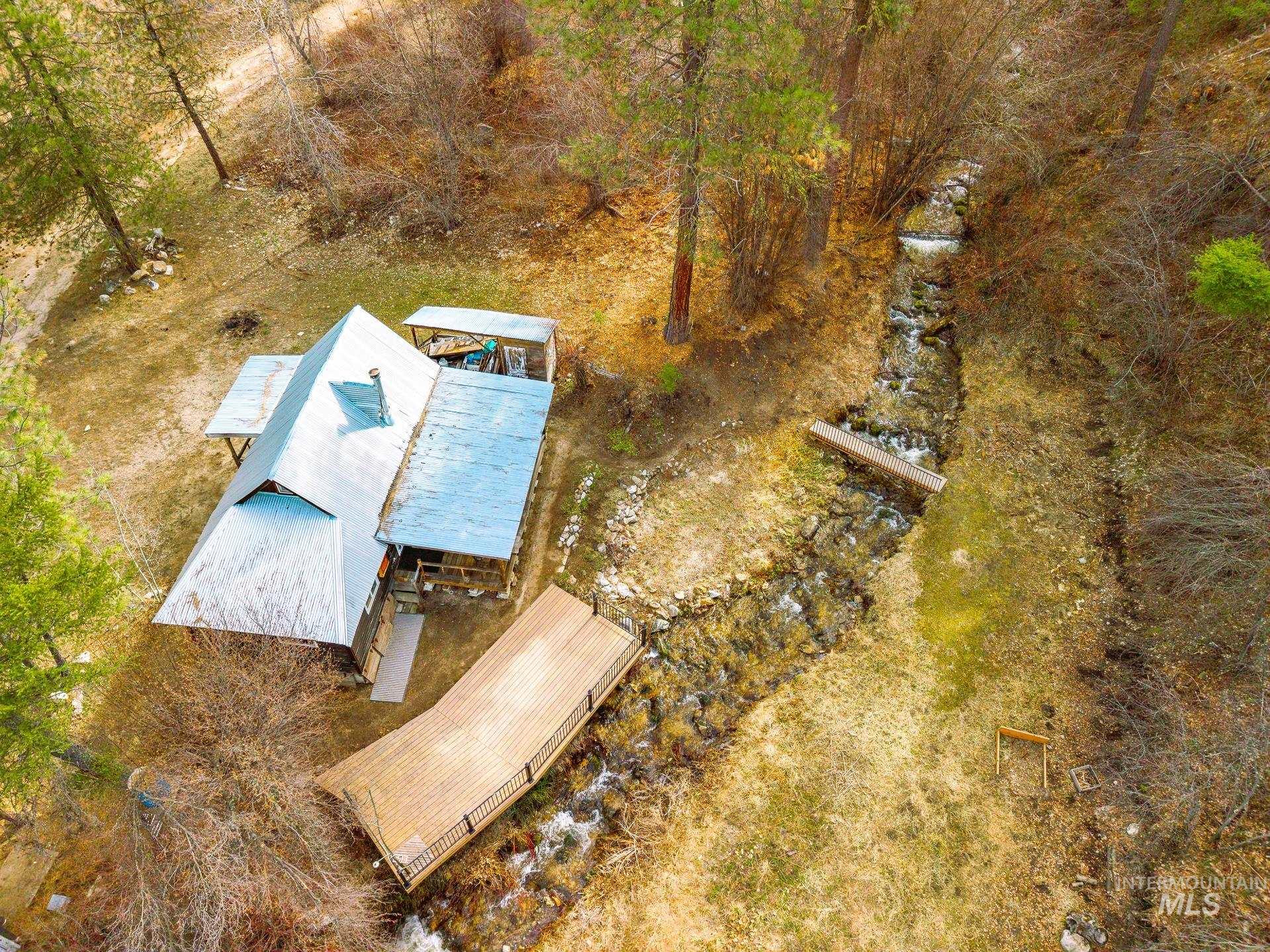 26 Yellow Pine Property Photo 5