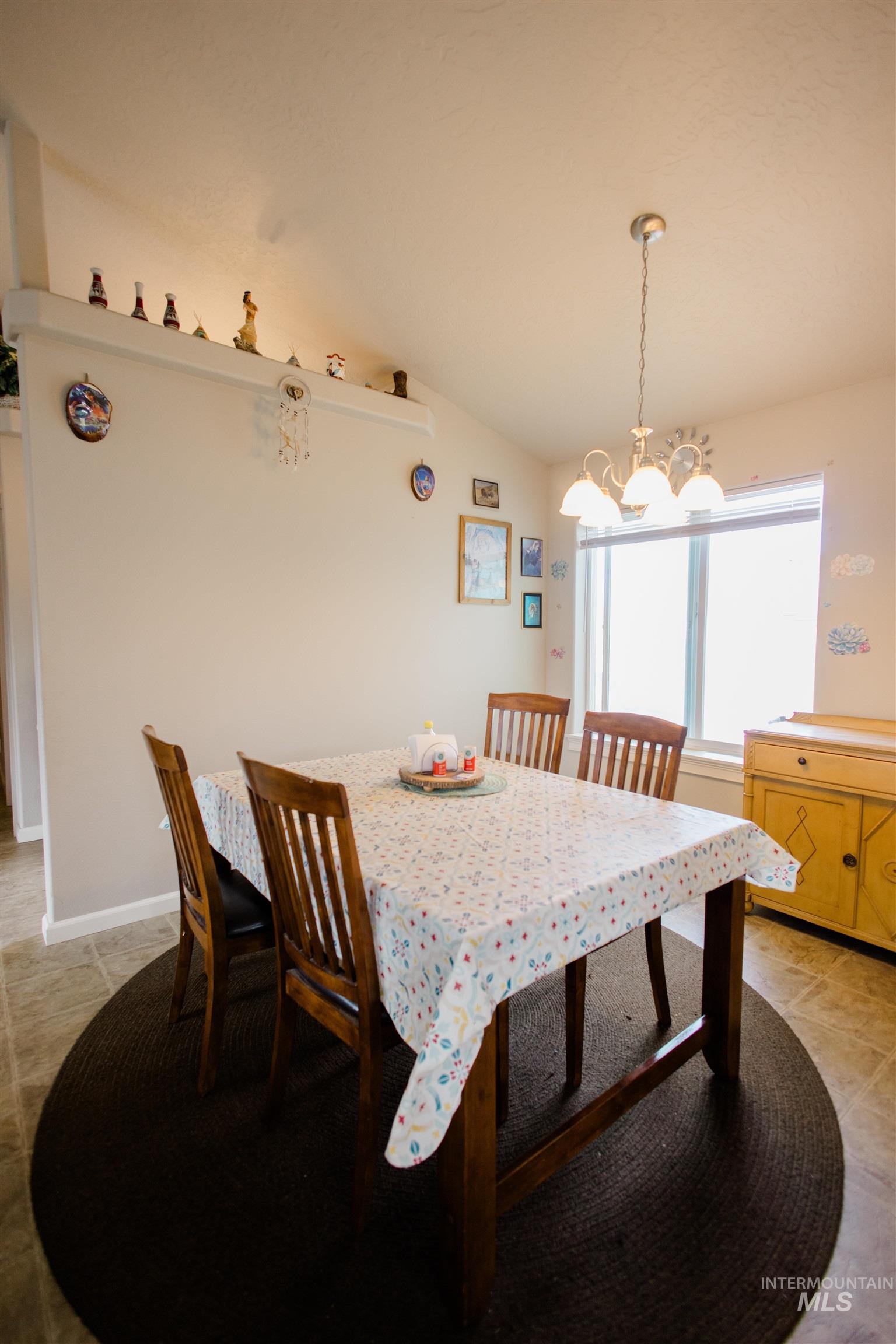 151 Ne Malad Ct. Property Photo 9