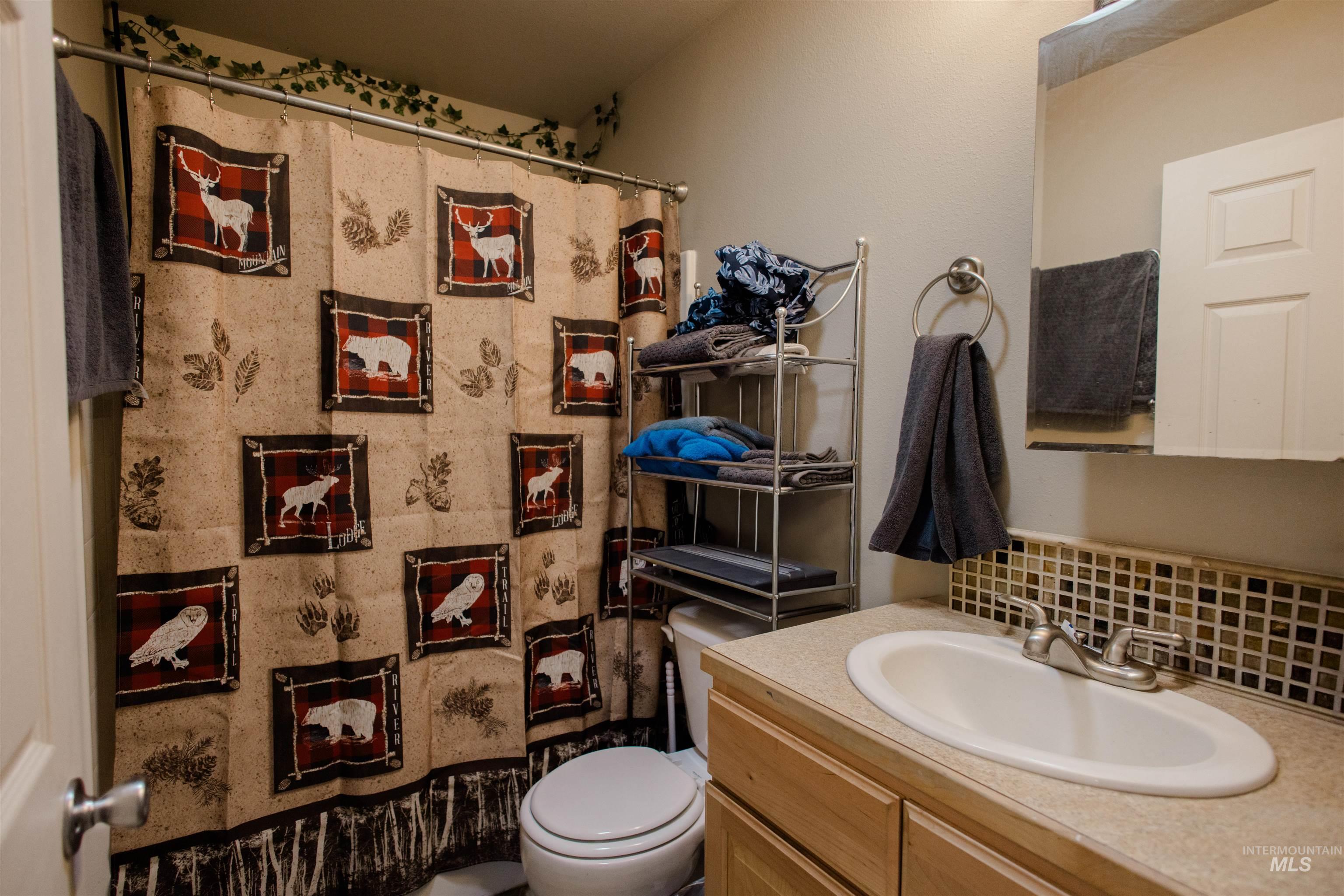 151 Ne Malad Ct. Property Photo 22