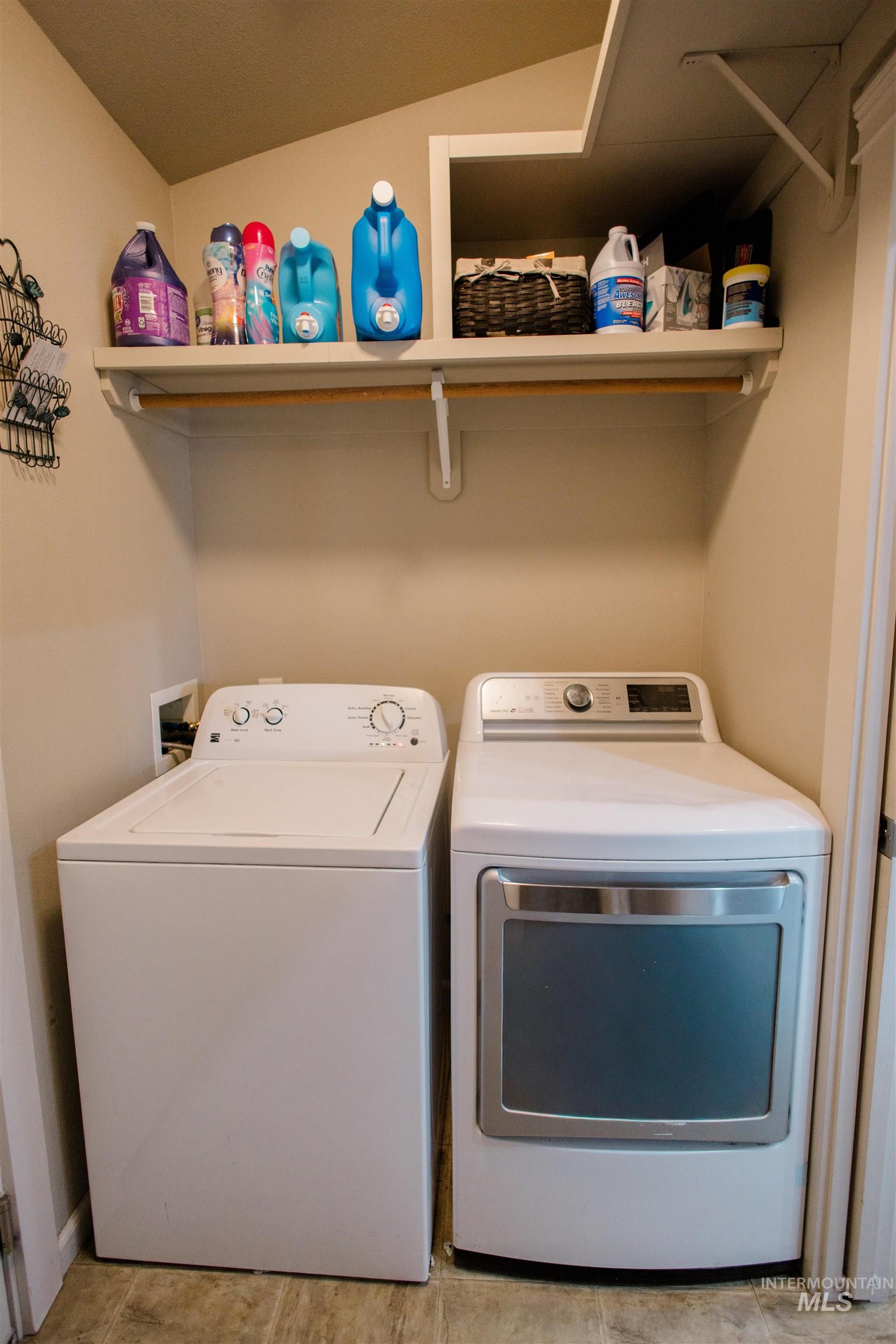 151 Ne Malad Ct. Property Photo 26
