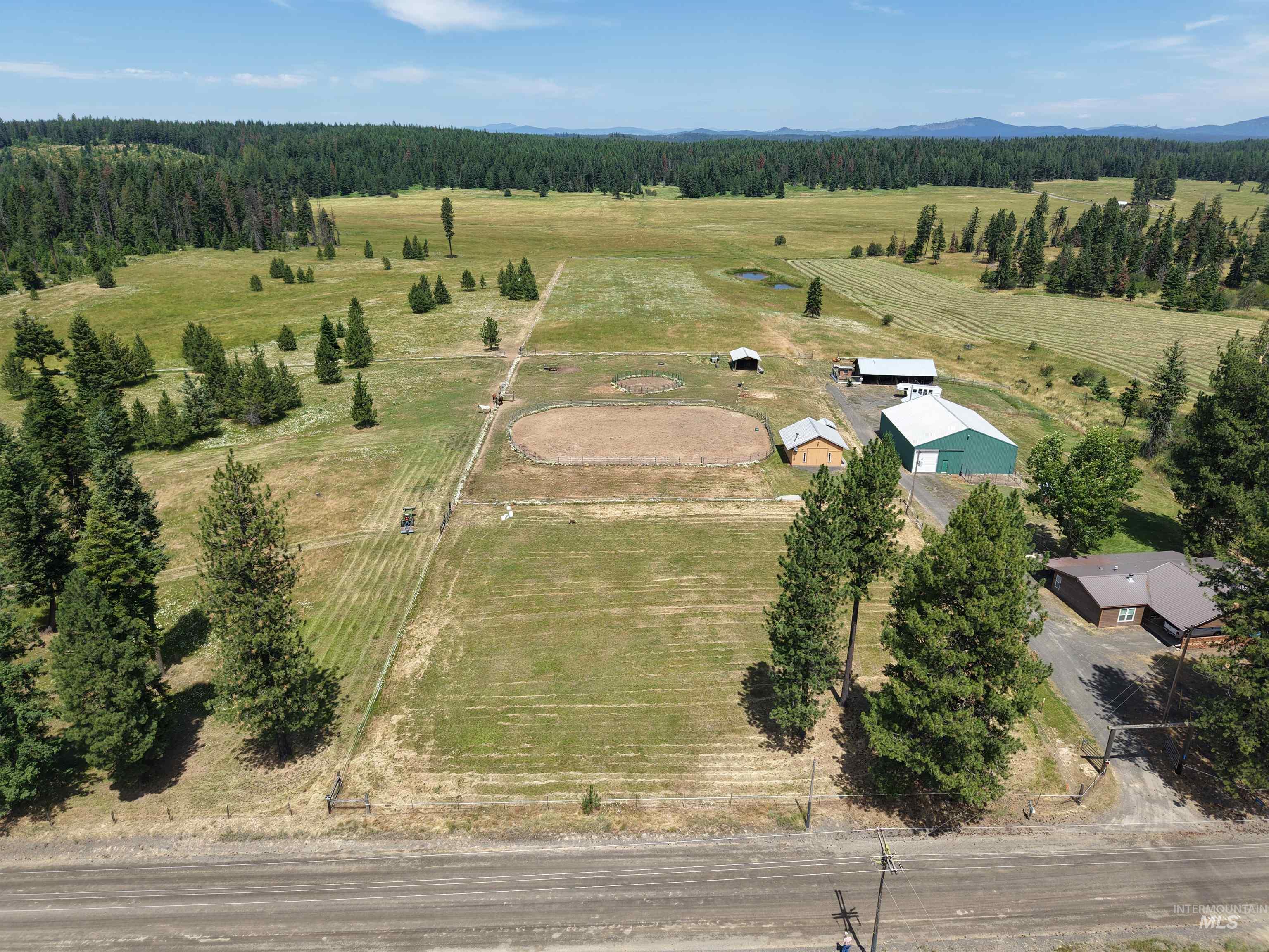 10749 Upper Fords Creek Property Photo 1
