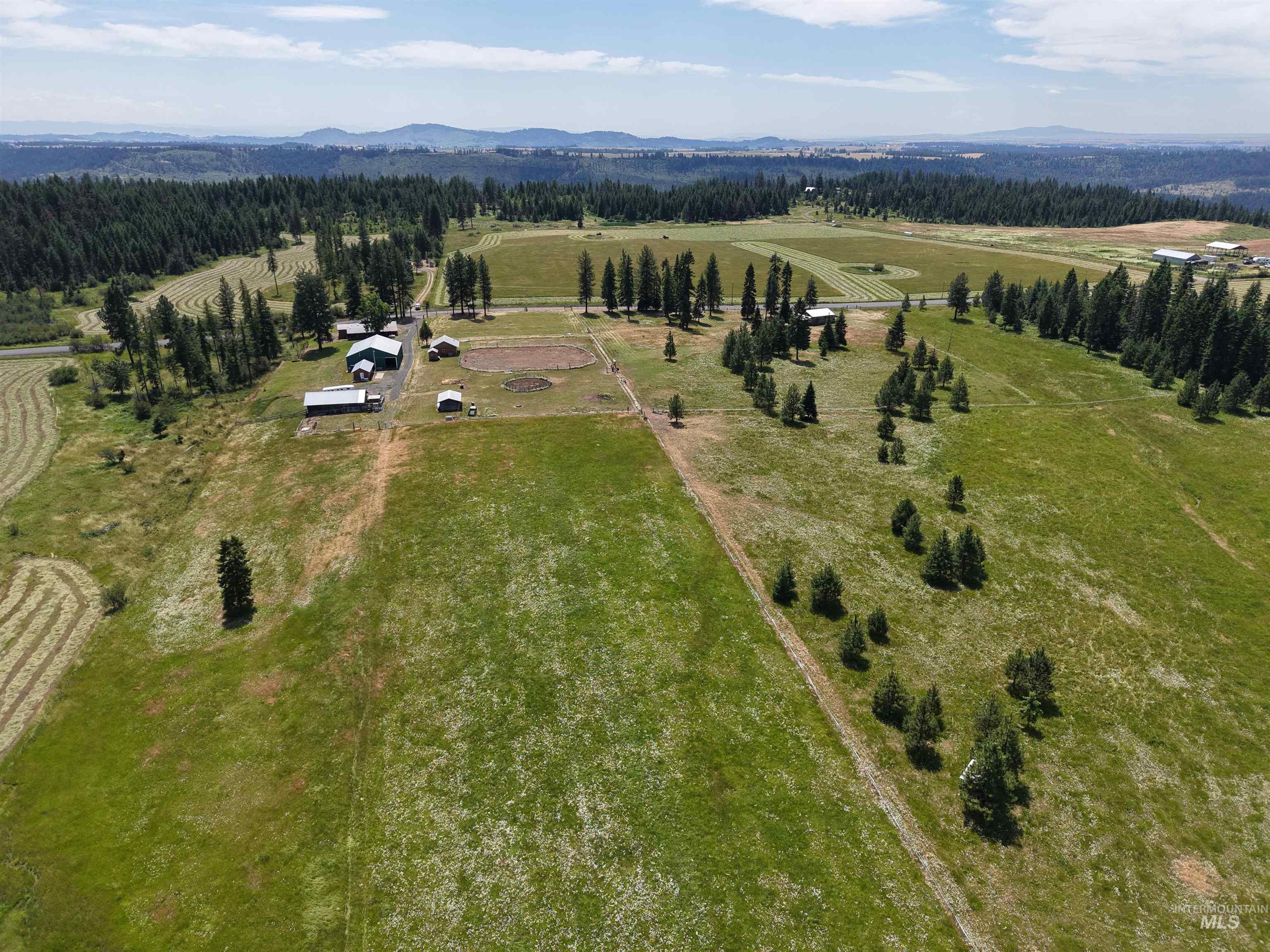 10749 Upper Fords Creek Property Photo 10