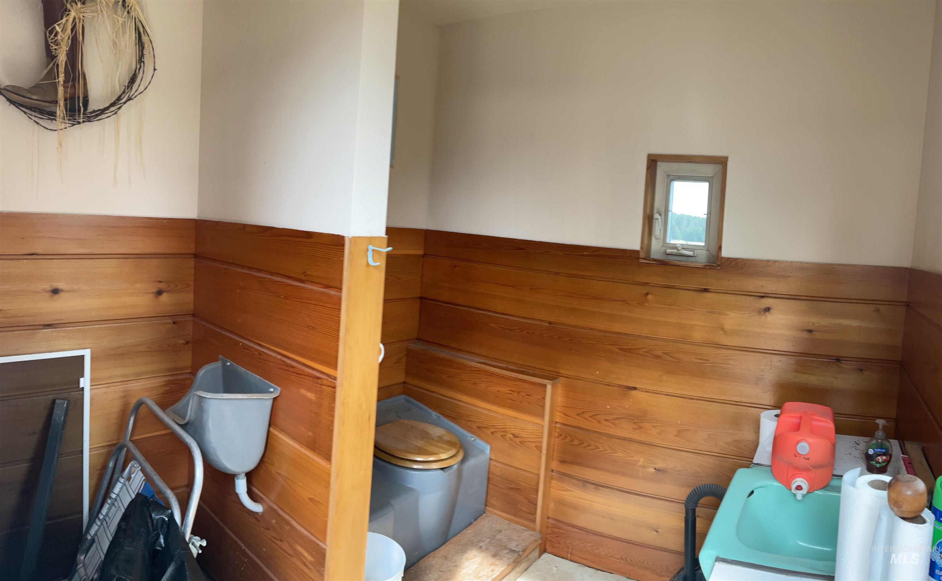 10749 Upper Fords Creek Property Photo 25