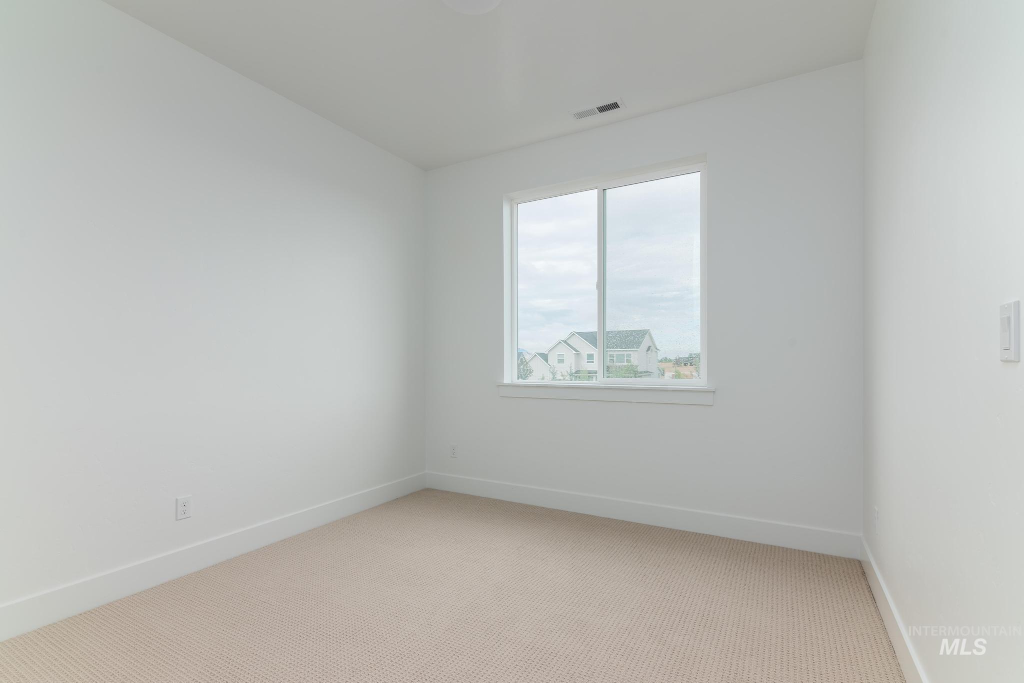 2591 N Morehouse Ave Property Photo 18