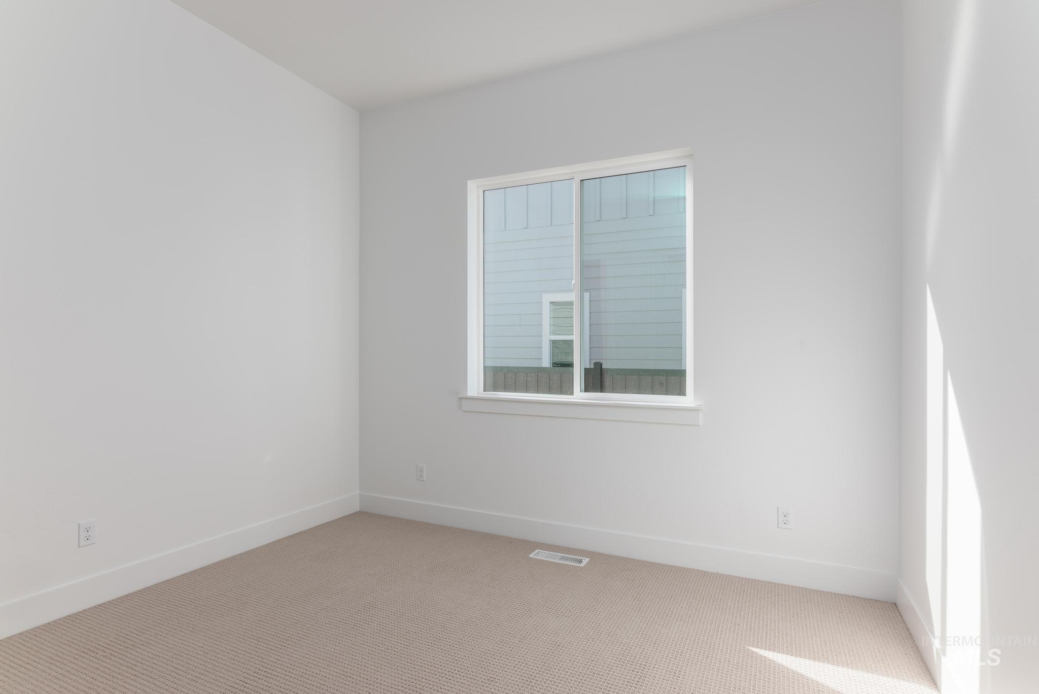 2606 N Morehouse Ave Property Photo 18
