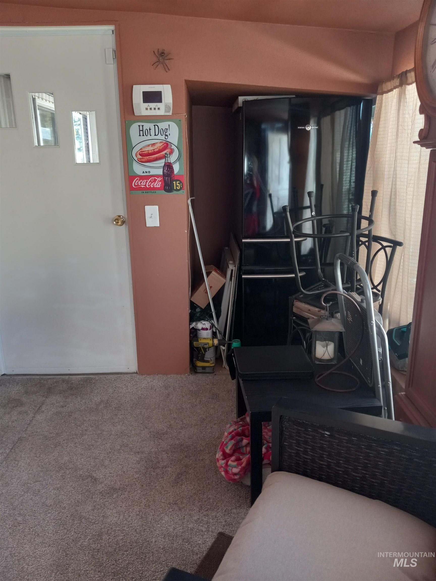 2205 E Linden Property Photo 9