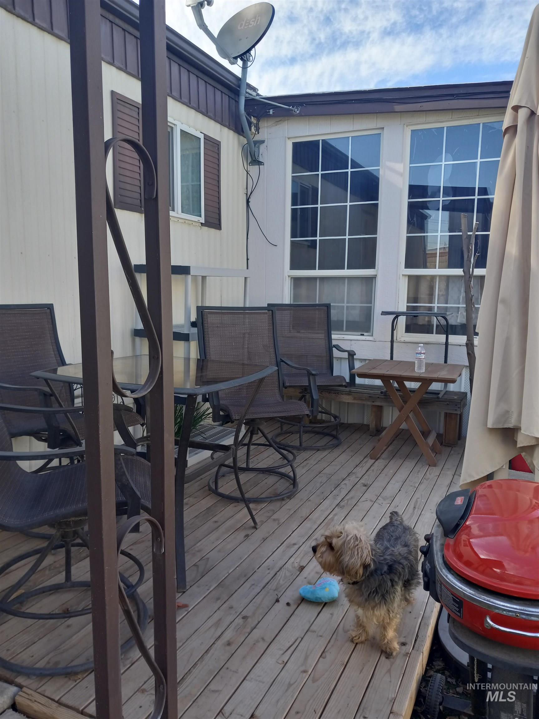 2205 E Linden Property Photo 15